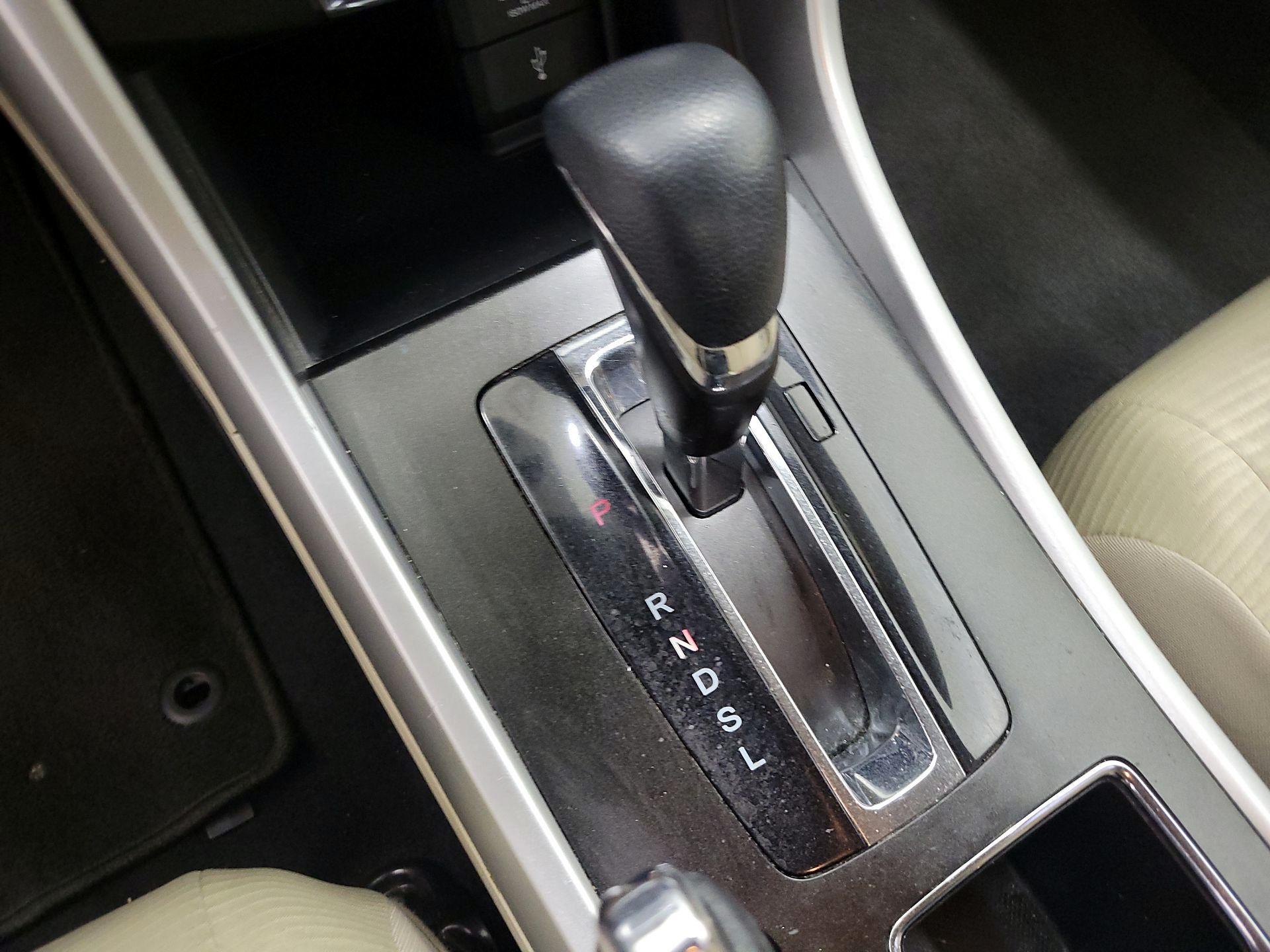 Thumbnail: 2015 Honda Accord - 17