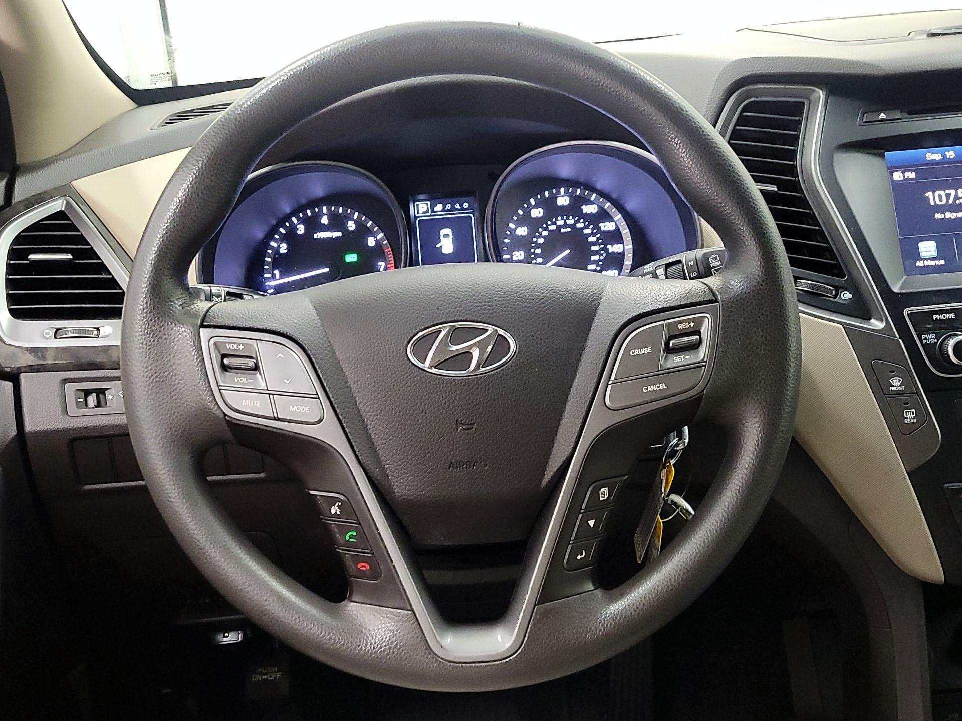 Thumbnail: 2017 Hyundai Santa Fe - 10