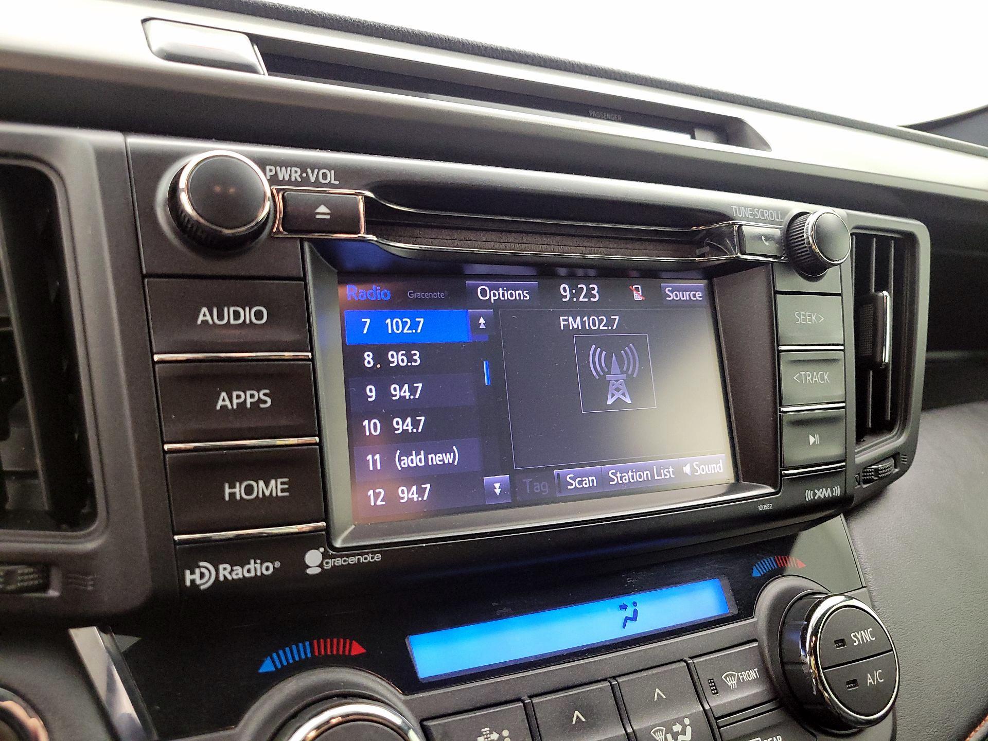 Thumbnail: 2016 Toyota RAV4 - 15
