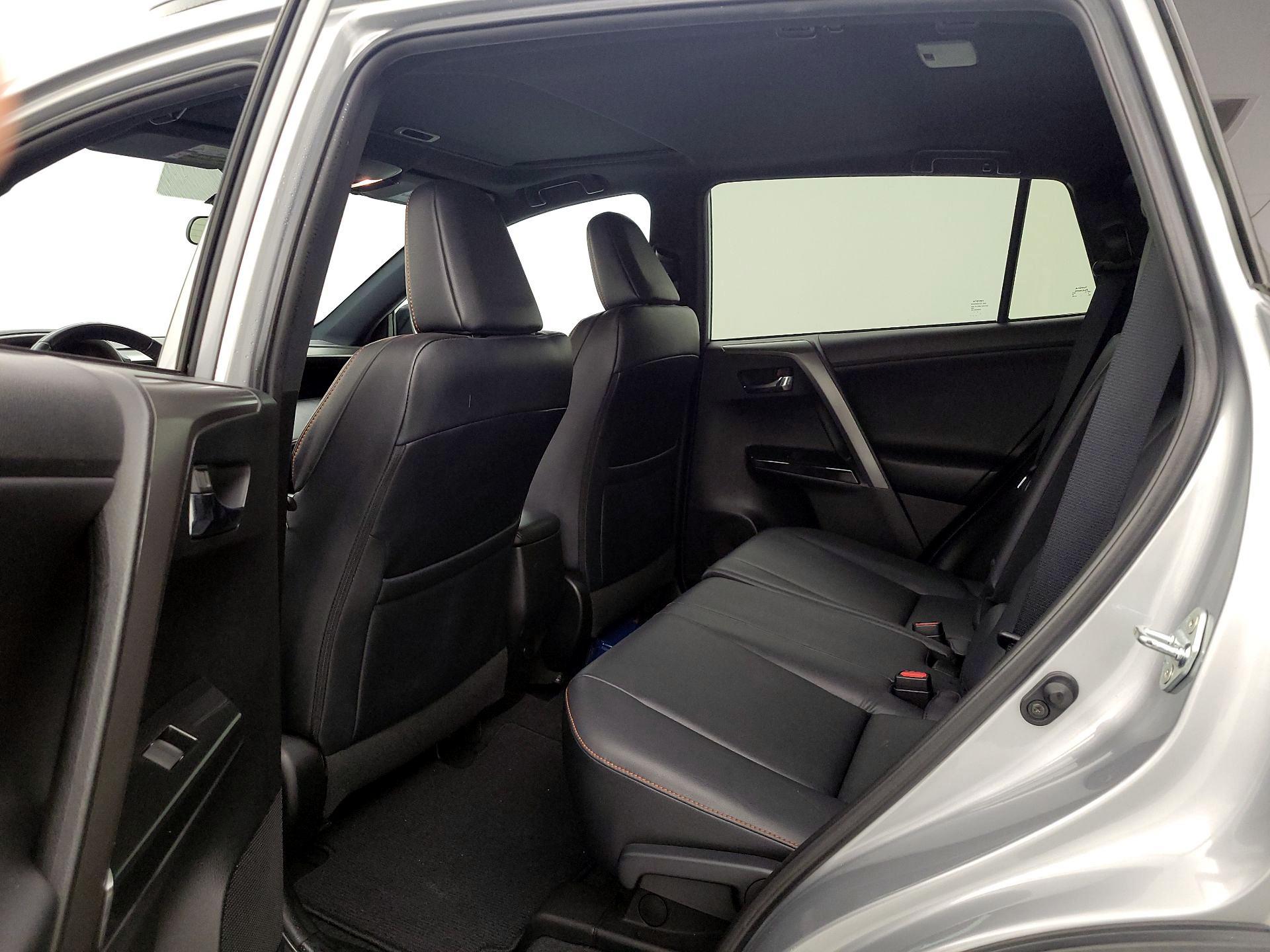Thumbnail: 2016 Toyota RAV4 - 19