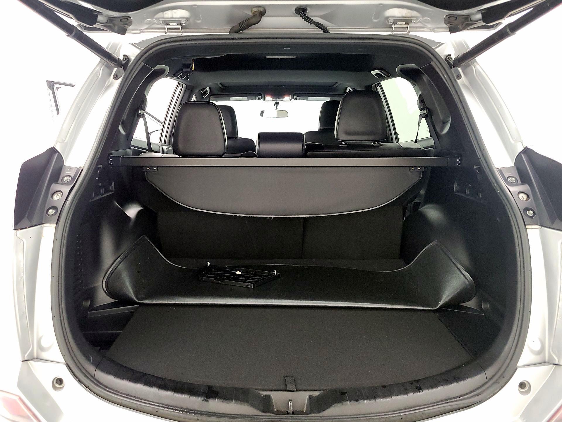 Thumbnail: 2016 Toyota RAV4 - 20