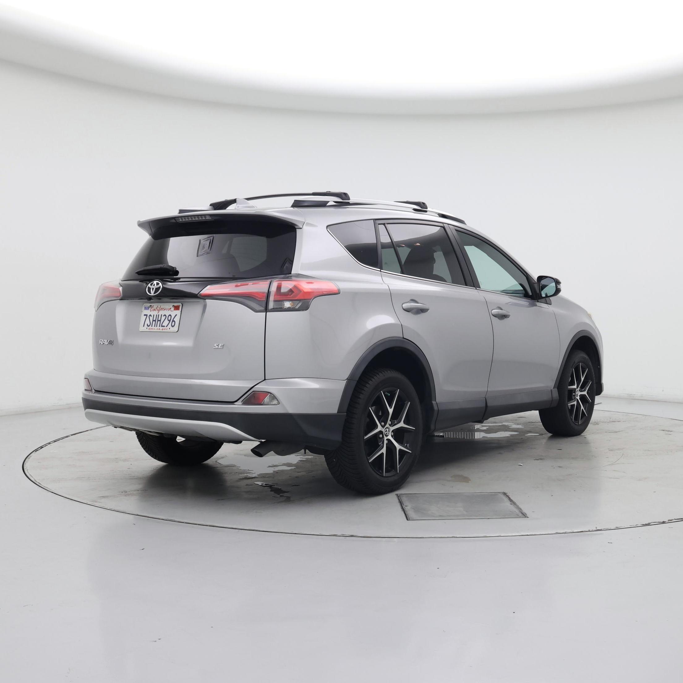 Thumbnail: 2016 Toyota RAV4 - 8