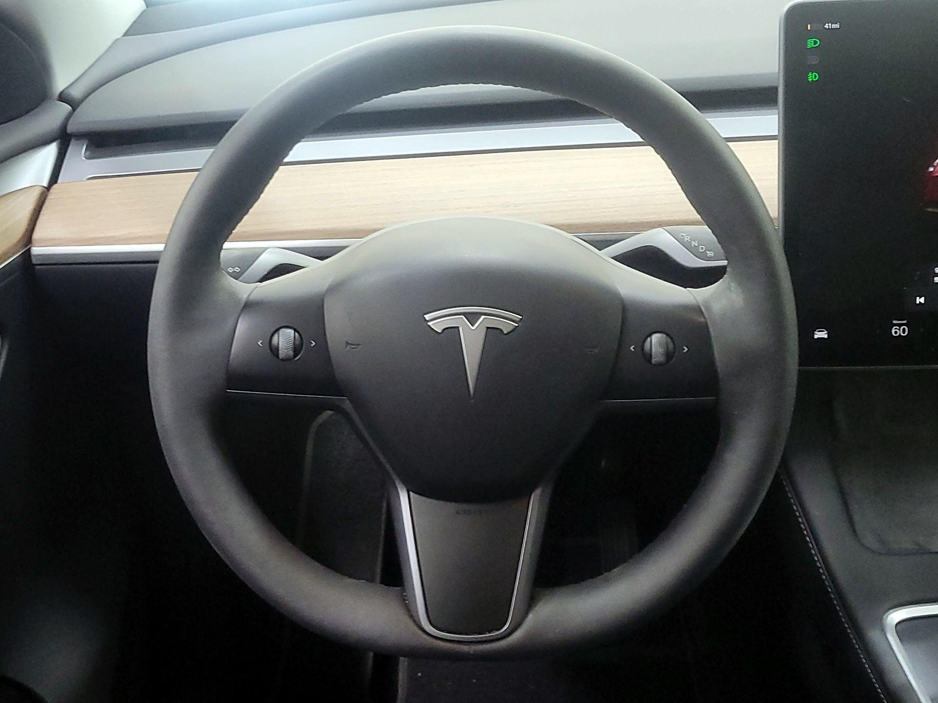 Thumbnail: 2023 Tesla Model Y - 10