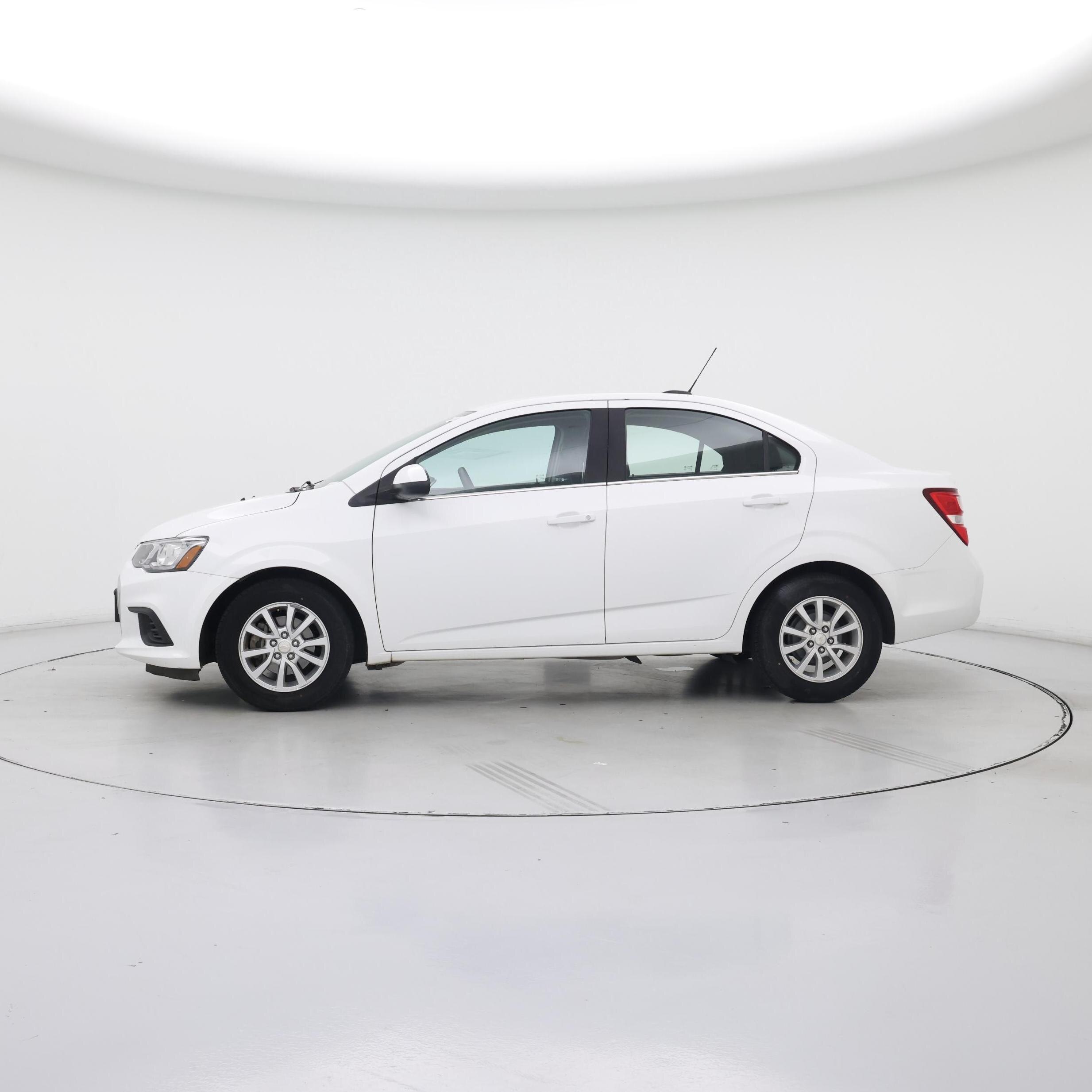 Thumbnail: 2017 Chevrolet Sonic - 3