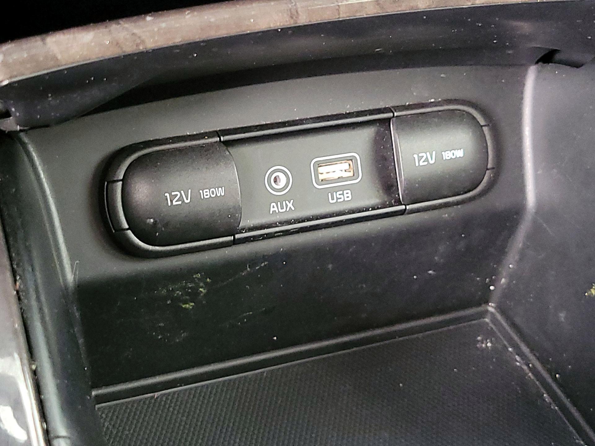 Thumbnail: 2016 Kia Sorento - 19