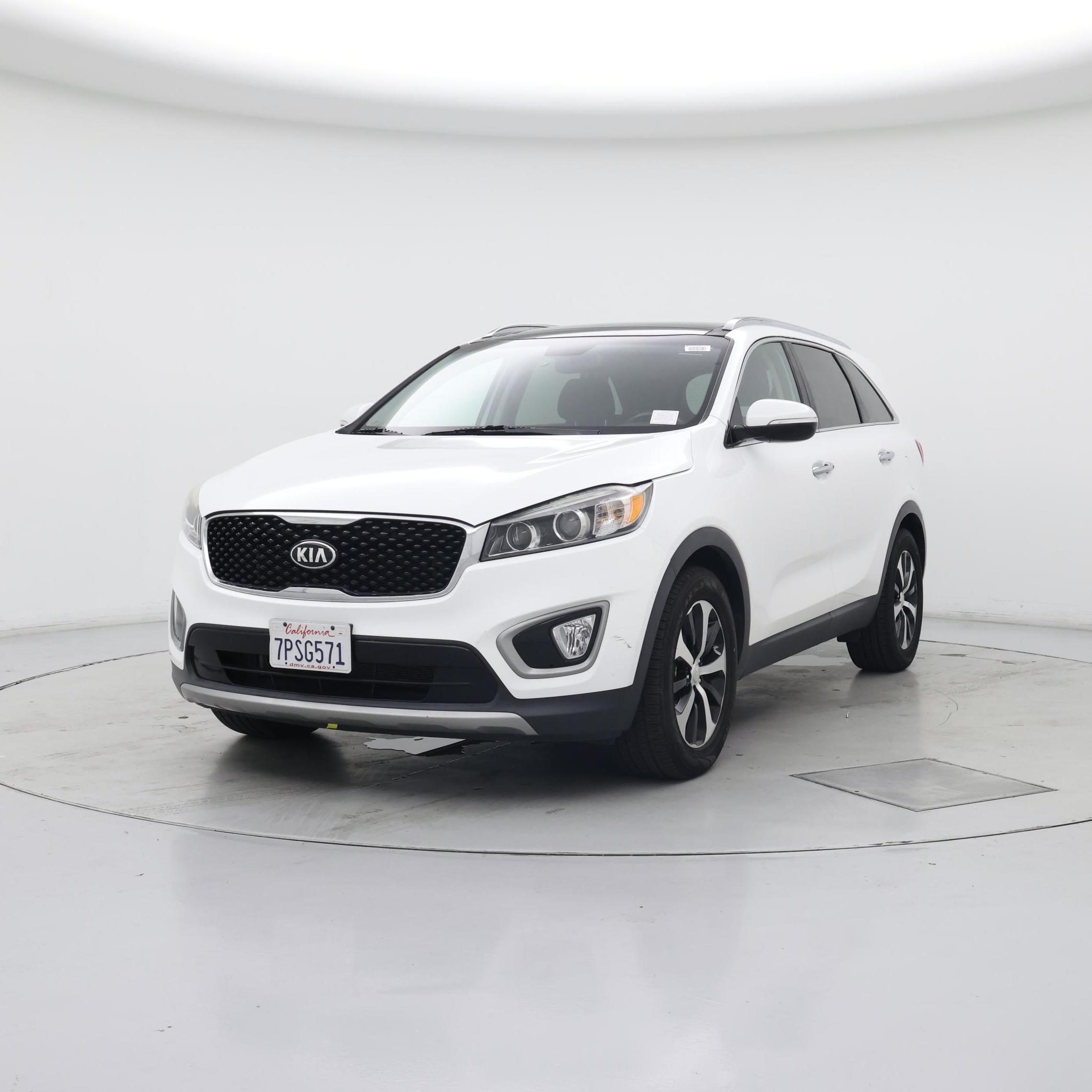 Thumbnail: 2016 Kia Sorento - 4