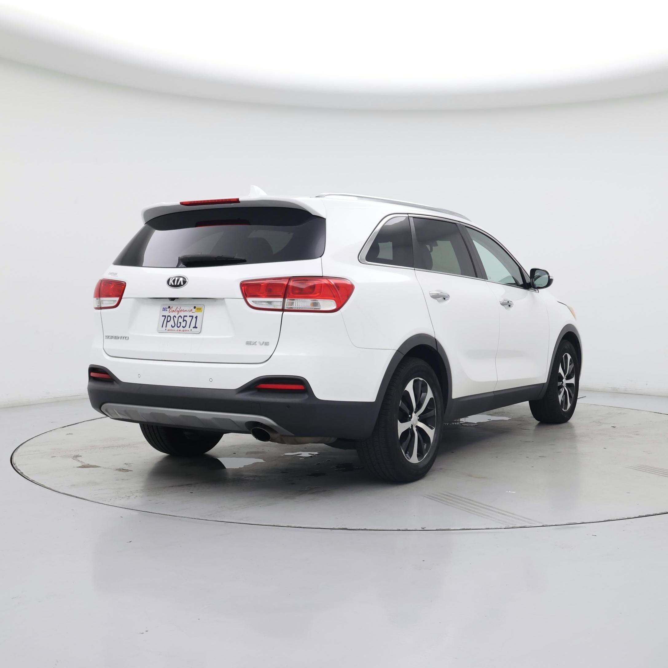 Thumbnail: 2016 Kia Sorento - 8