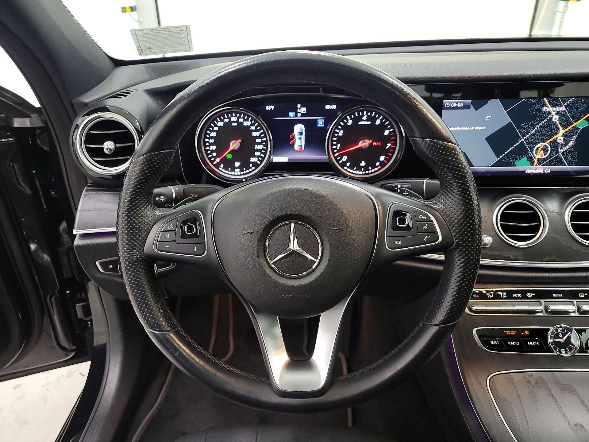 Thumbnail: 2018 Mercedes-Benz E-Class - 10
