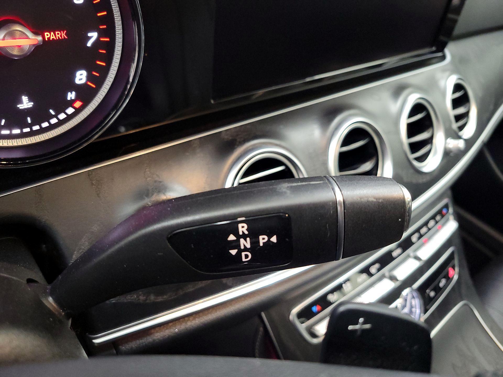 Thumbnail: 2018 Mercedes-Benz E-Class - 18