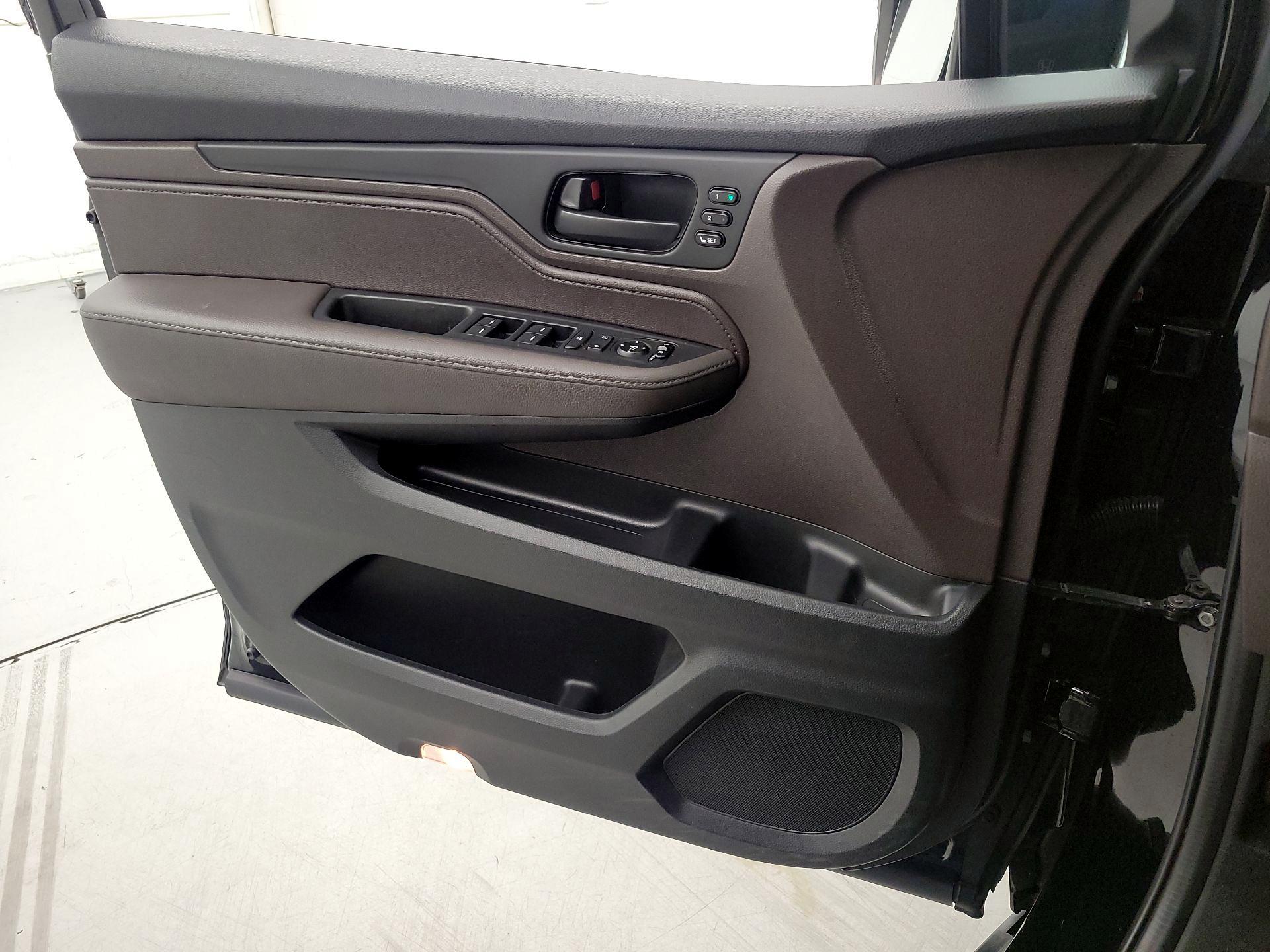 Thumbnail: 2019 Honda Odyssey - 10