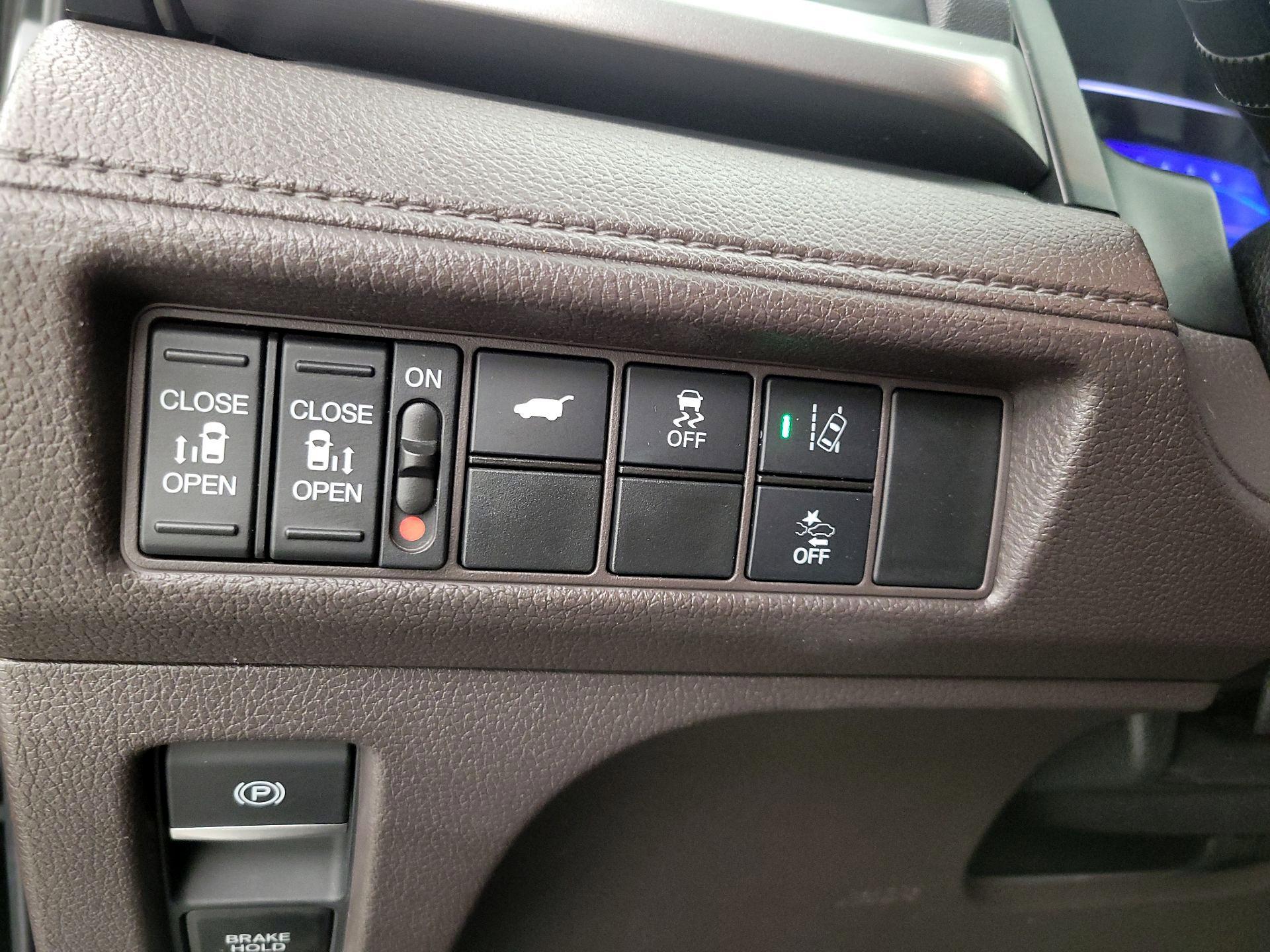 Thumbnail: 2019 Honda Odyssey - 11