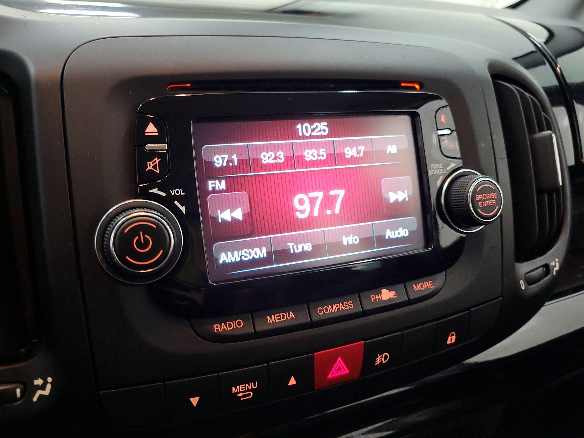 Thumbnail: 2015 Fiat 500L - 13