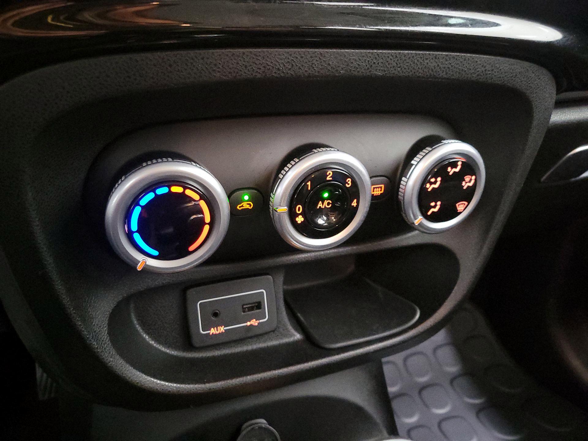 Thumbnail: 2015 Fiat 500L - 14