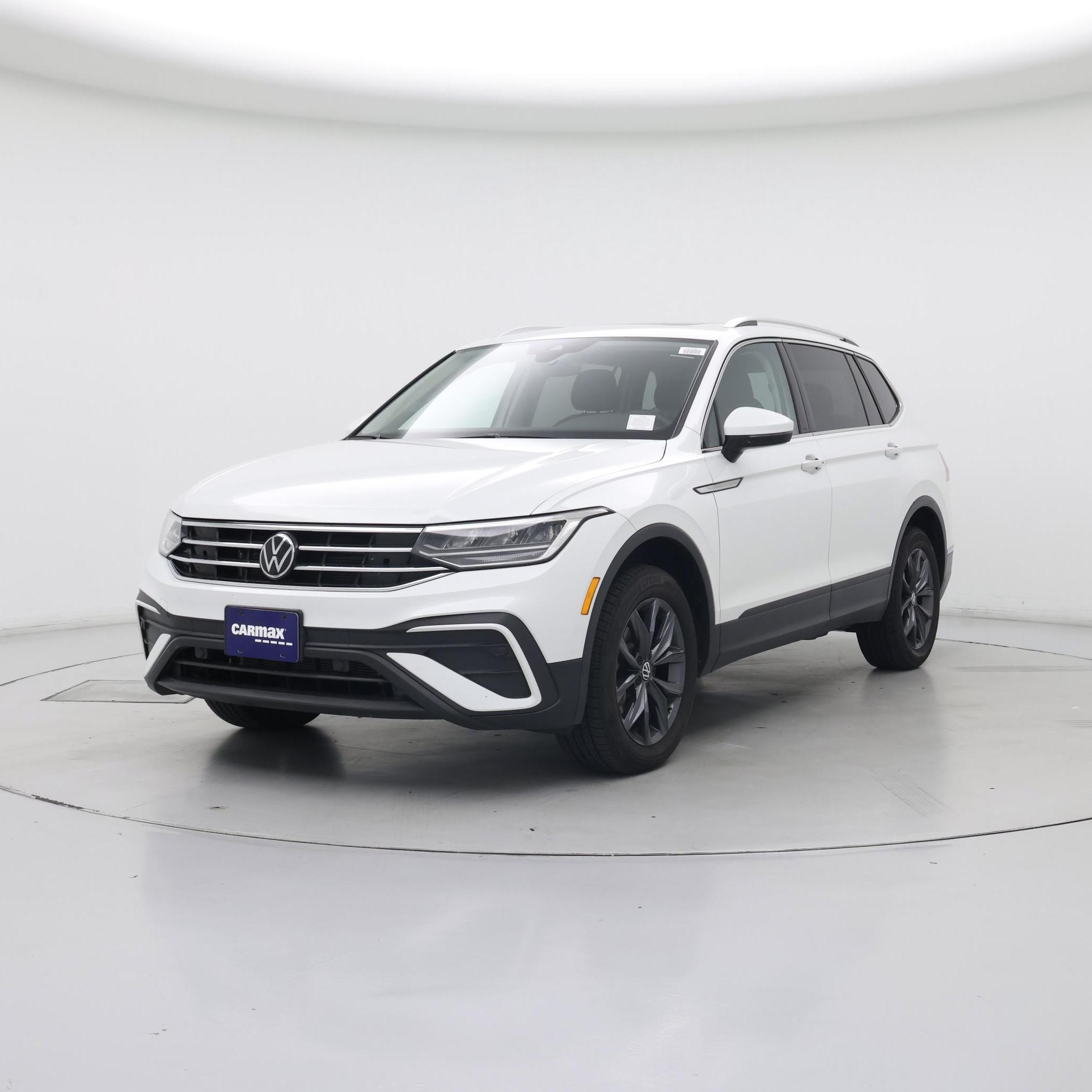 Thumbnail: 2023 Volkswagen Tiguan - 4
