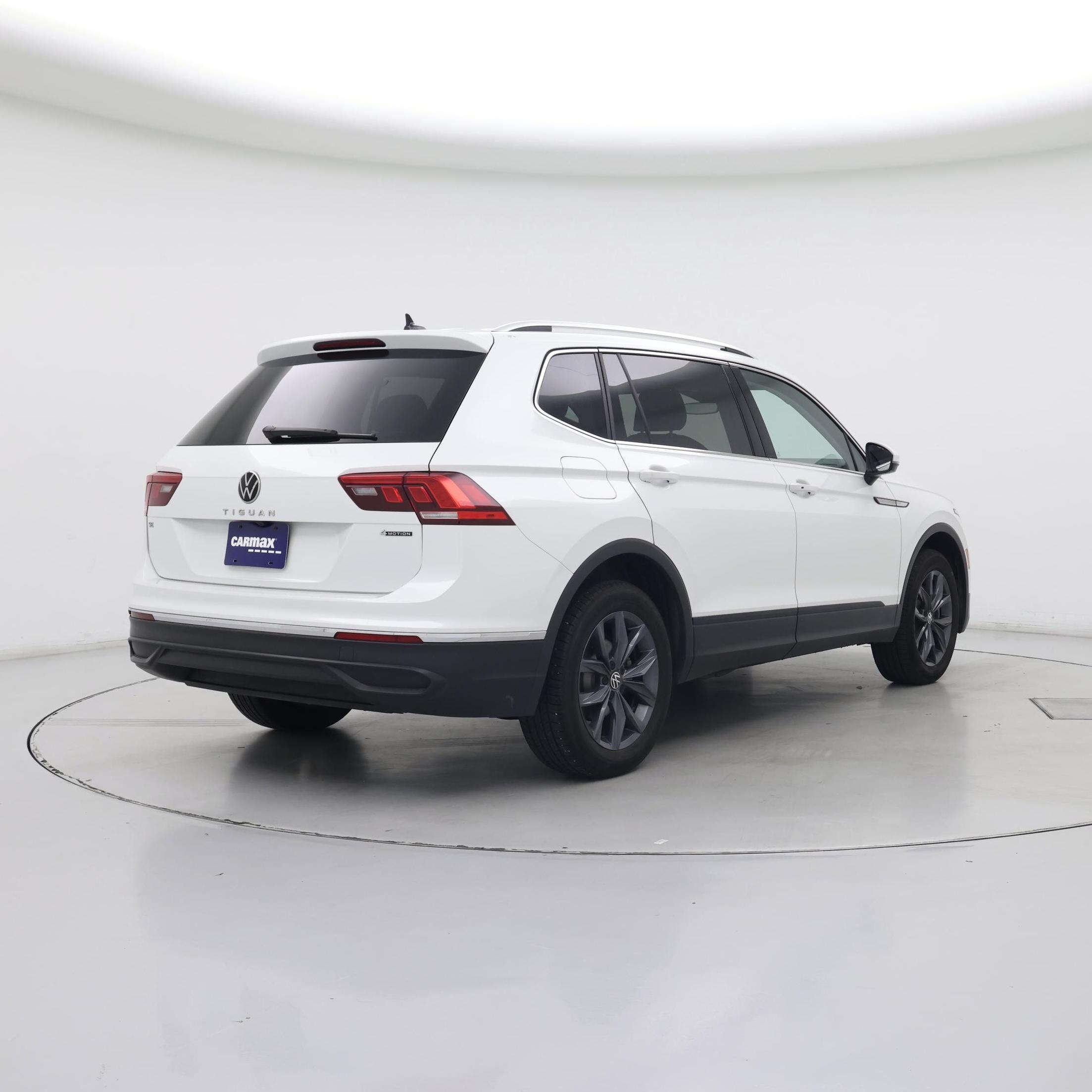 Thumbnail: 2023 Volkswagen Tiguan - 8