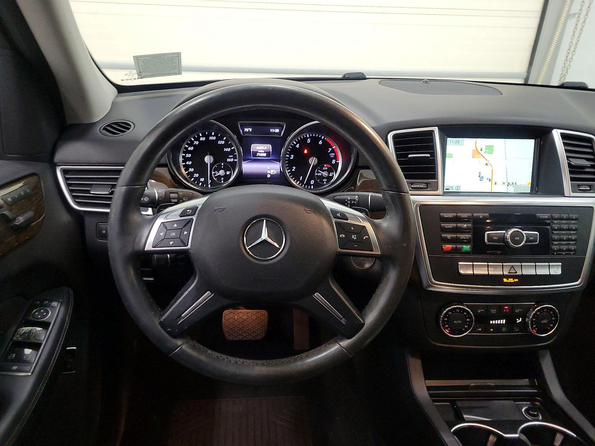 Thumbnail: 2015 Mercedes-Benz M-Class - 10