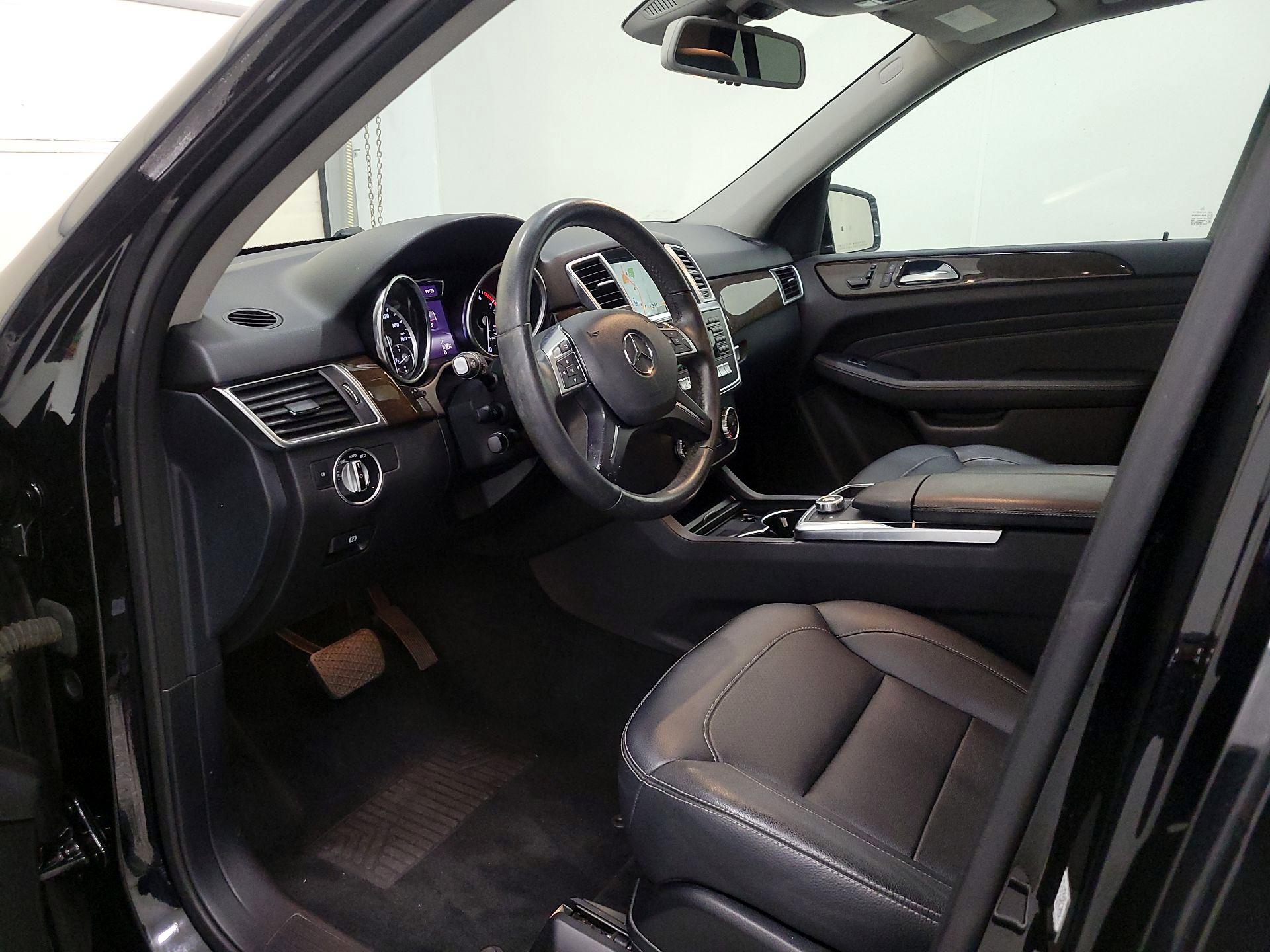 Thumbnail: 2015 Mercedes-Benz M-Class - 11