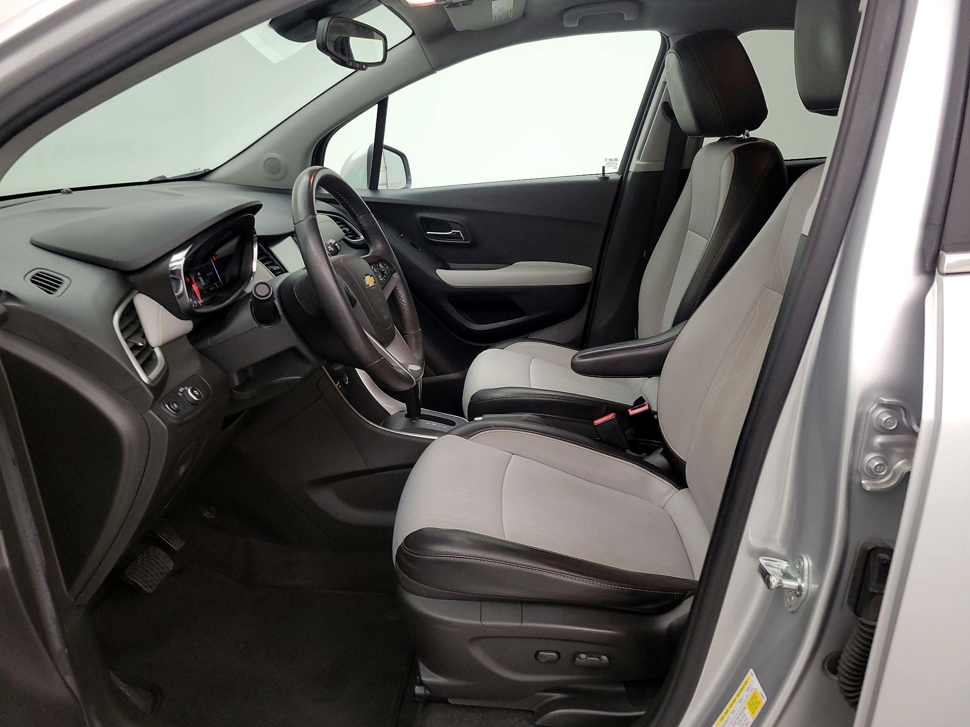 Thumbnail: 2017 Chevrolet Trax - 11