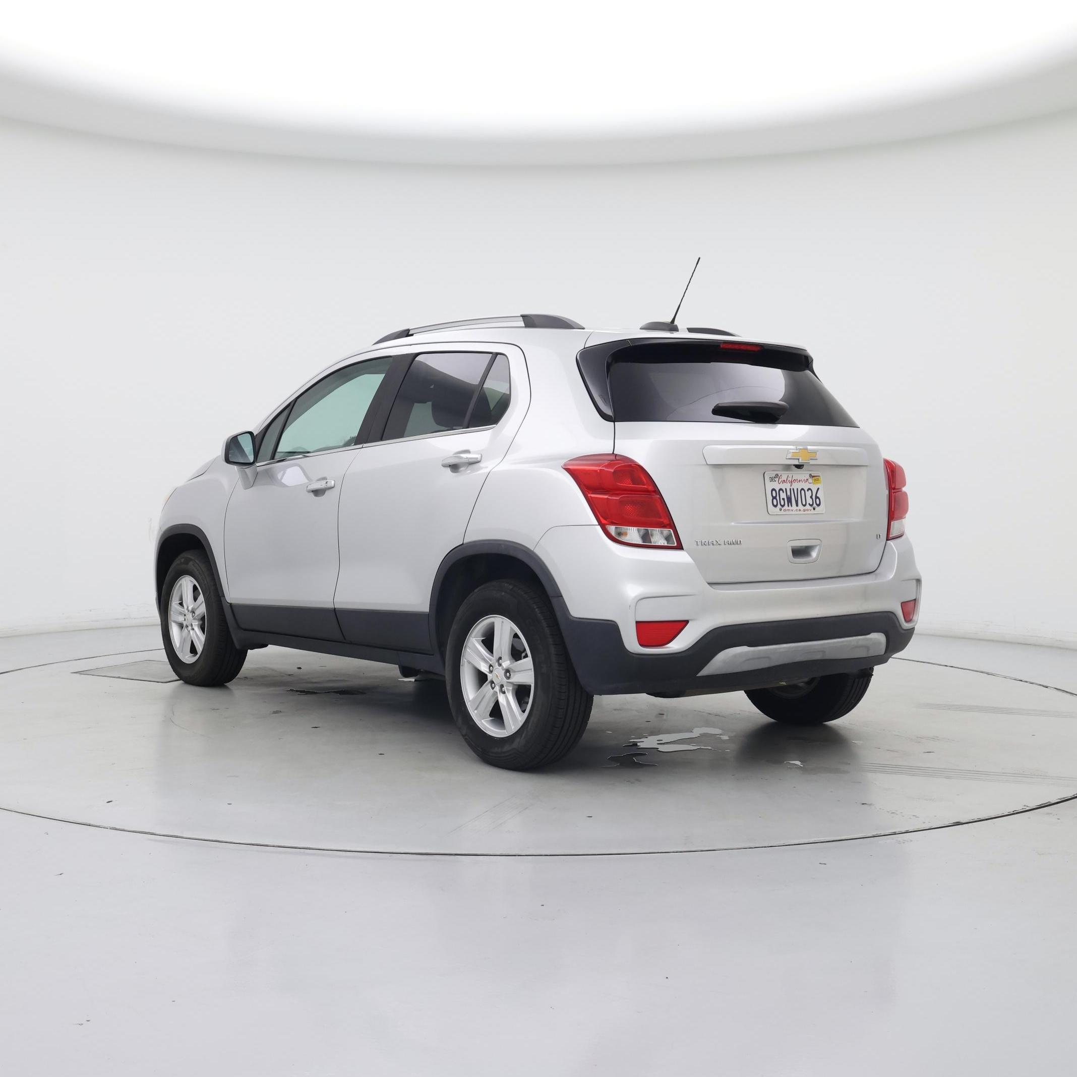 Thumbnail: 2017 Chevrolet Trax - 2