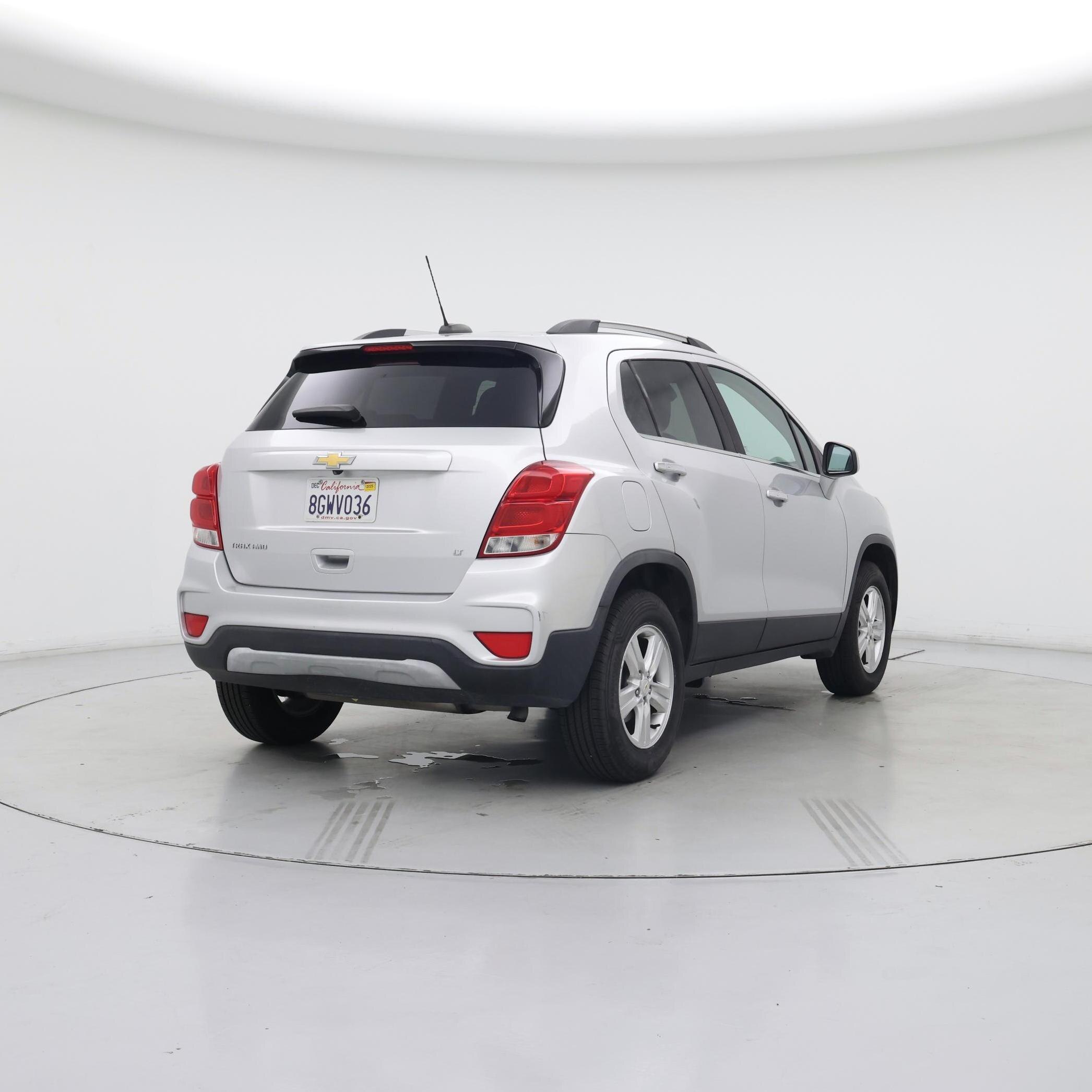 Thumbnail: 2017 Chevrolet Trax - 8