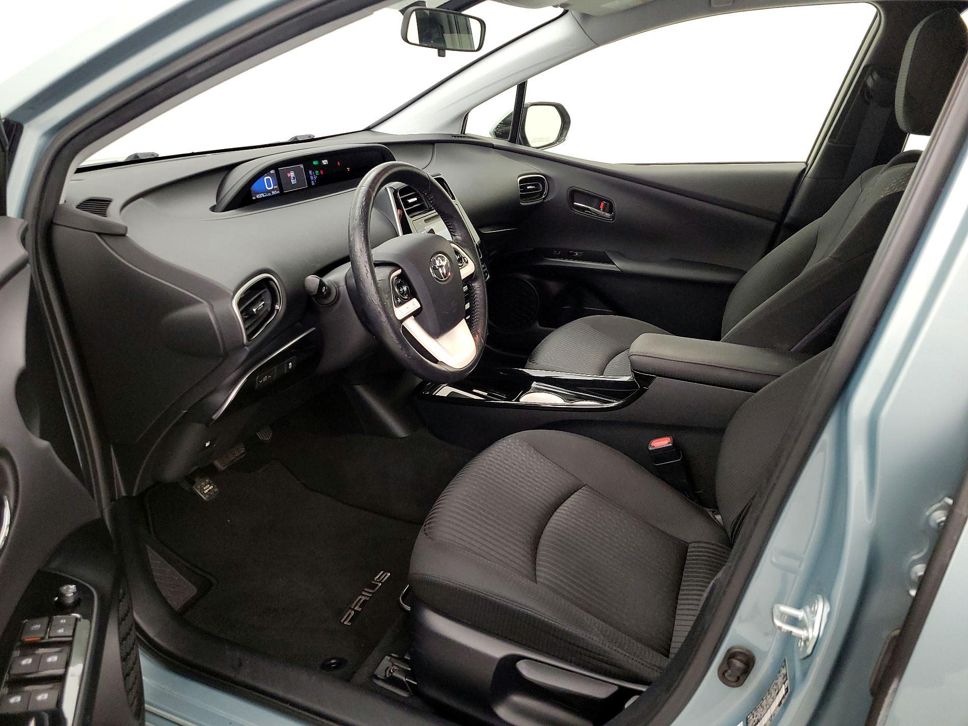 Thumbnail: 2016 Toyota Prius - 11