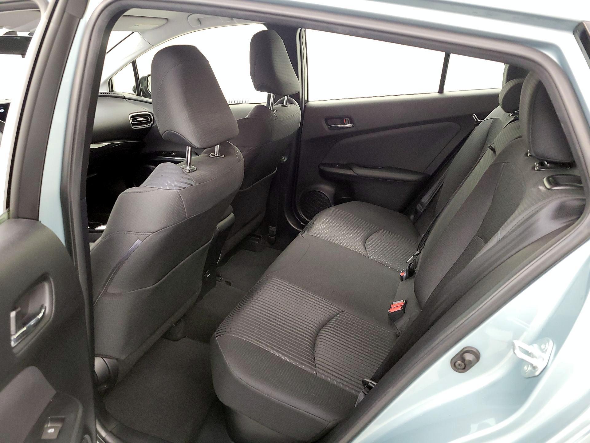 Thumbnail: 2016 Toyota Prius - 18