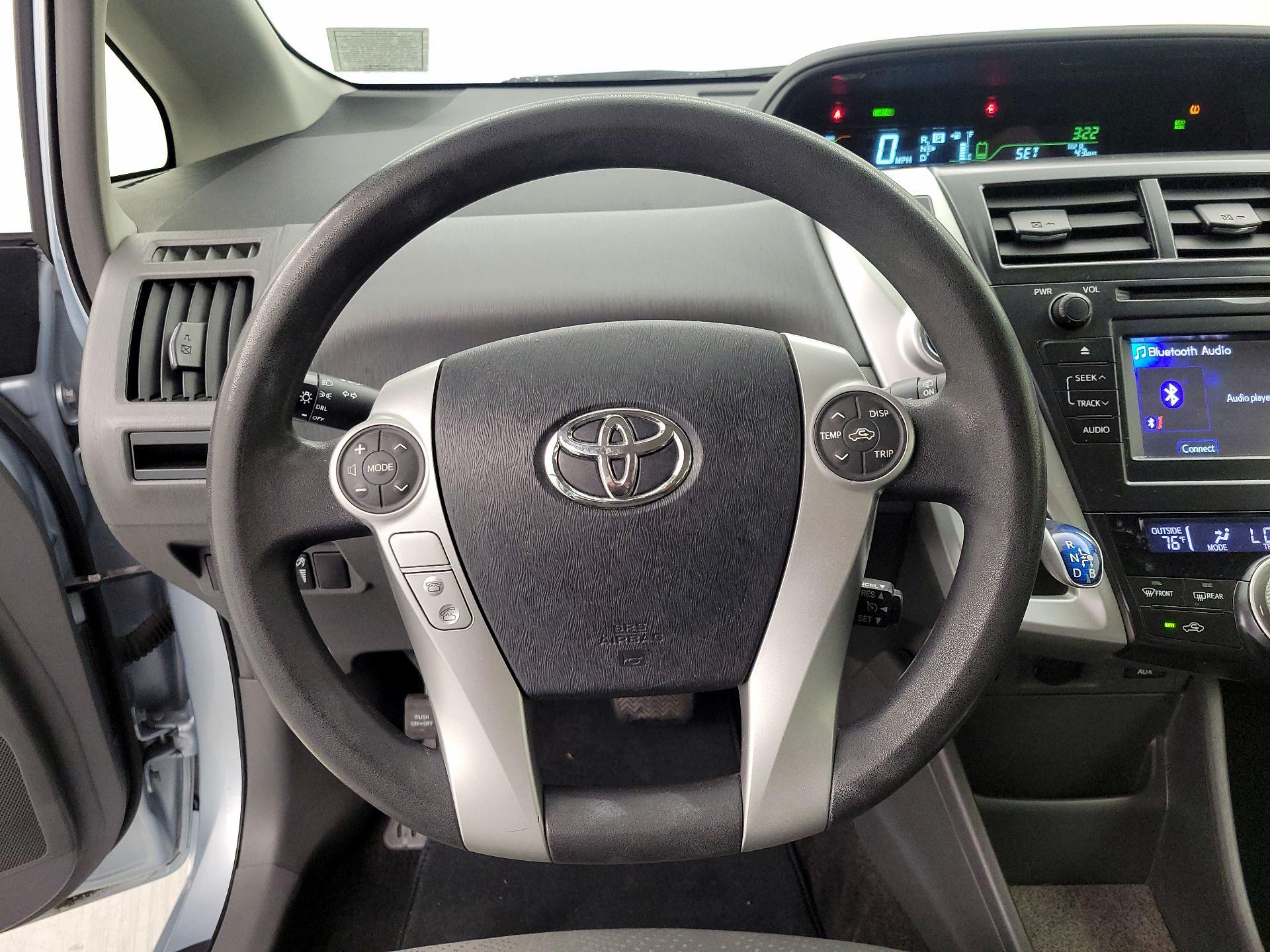 Thumbnail: 2014 Toyota Prius v - 10