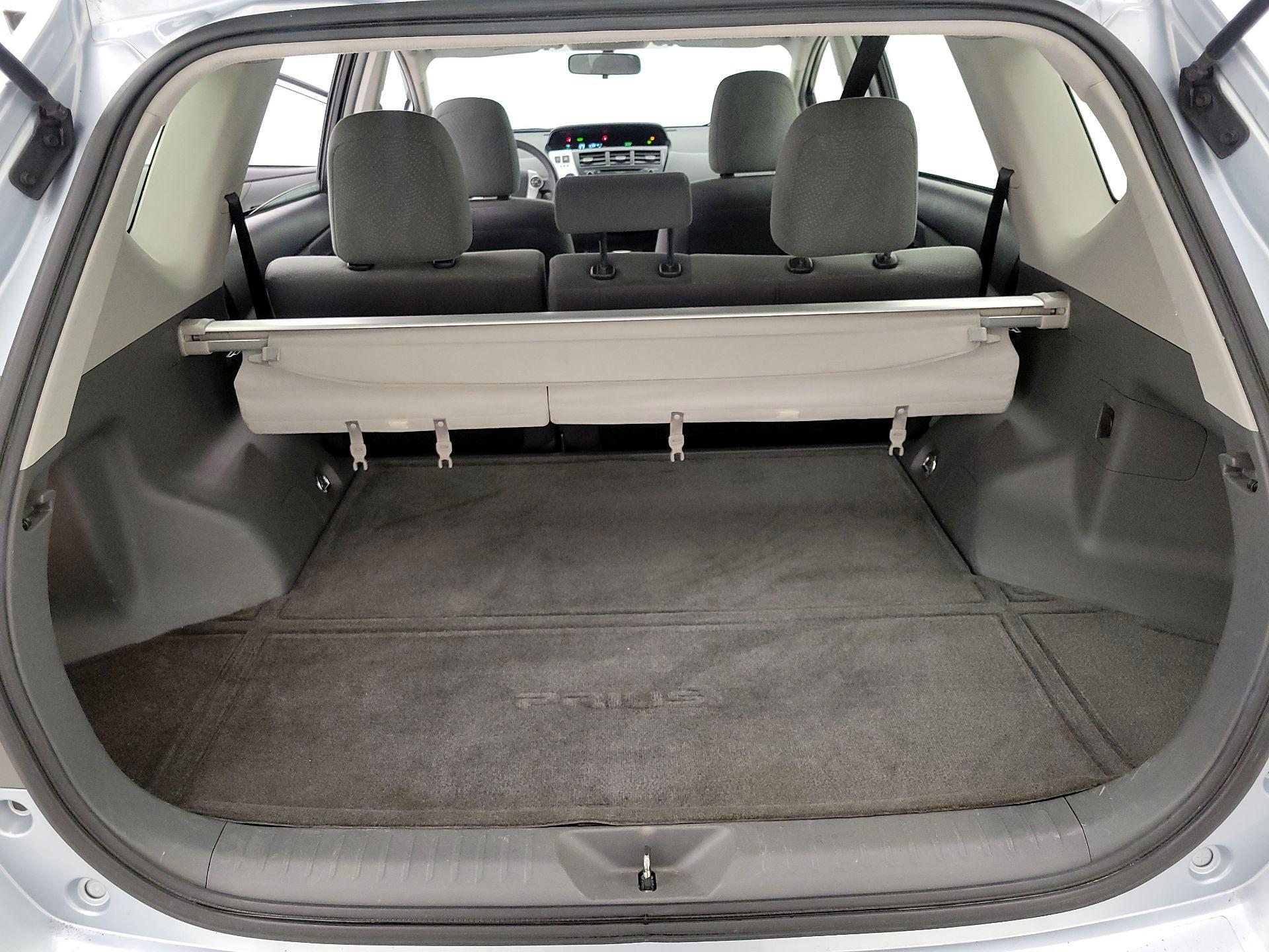 Thumbnail: 2014 Toyota Prius v - 20