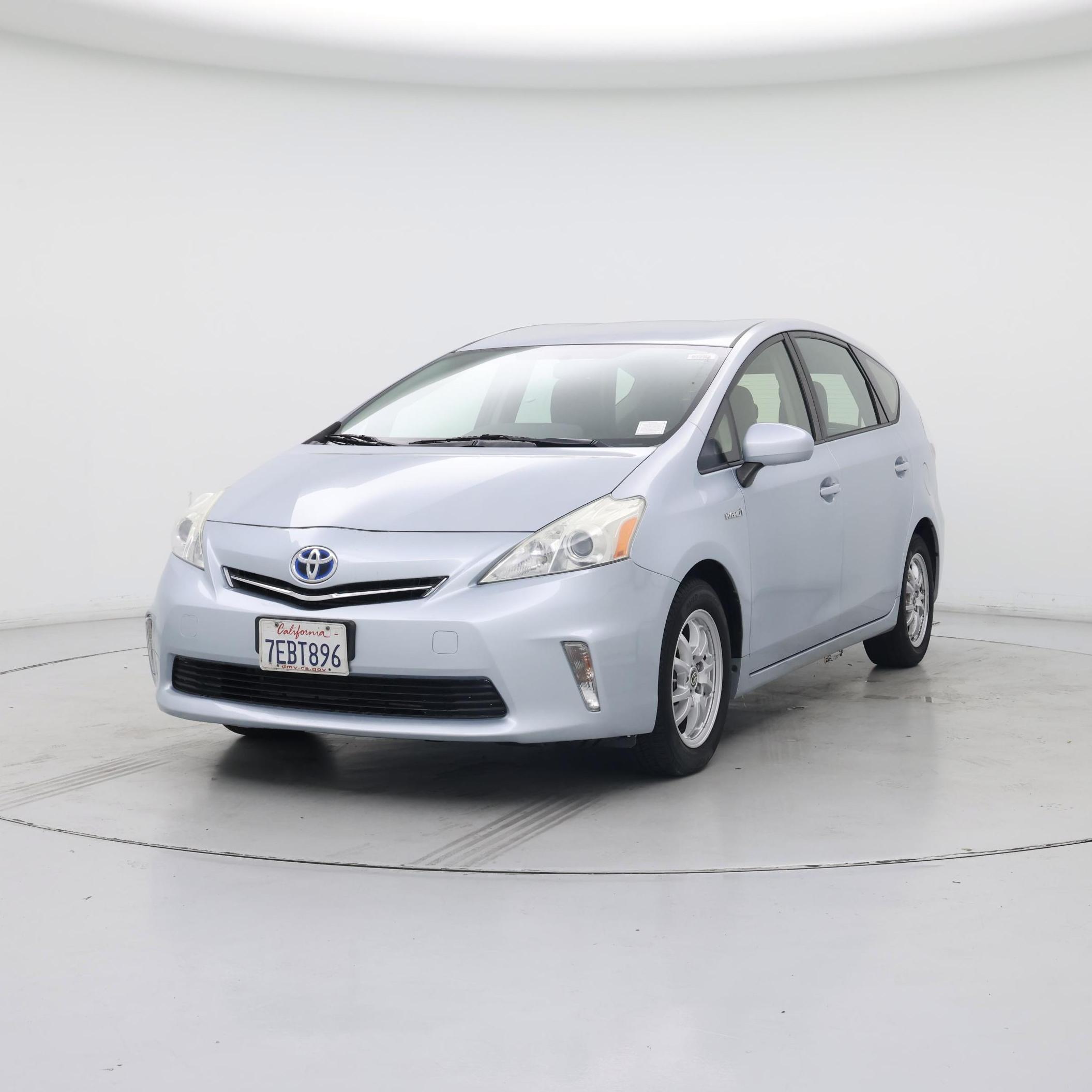 Thumbnail: 2014 Toyota Prius v - 4