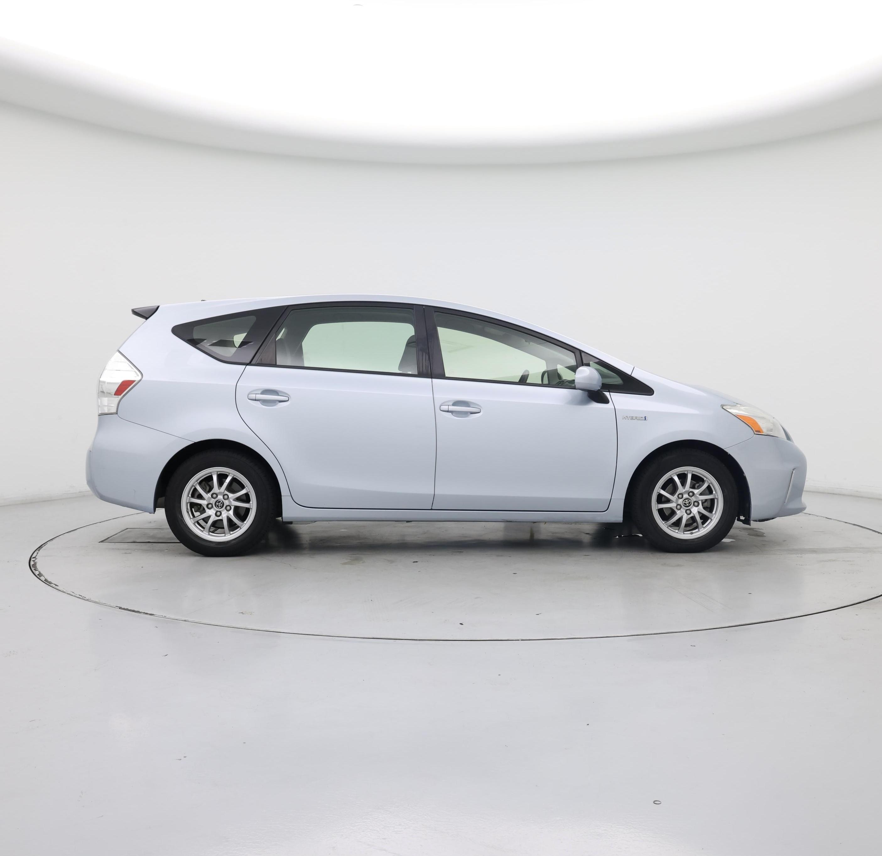 Thumbnail: 2014 Toyota Prius v - 7