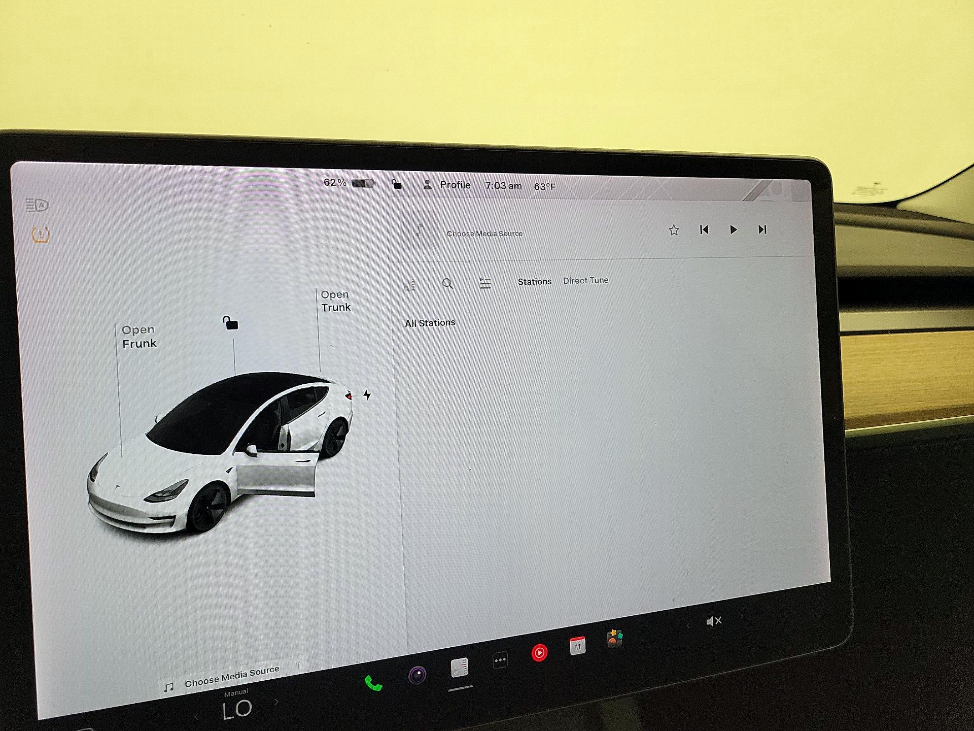 Thumbnail: 2022 Tesla Model 3 - 14