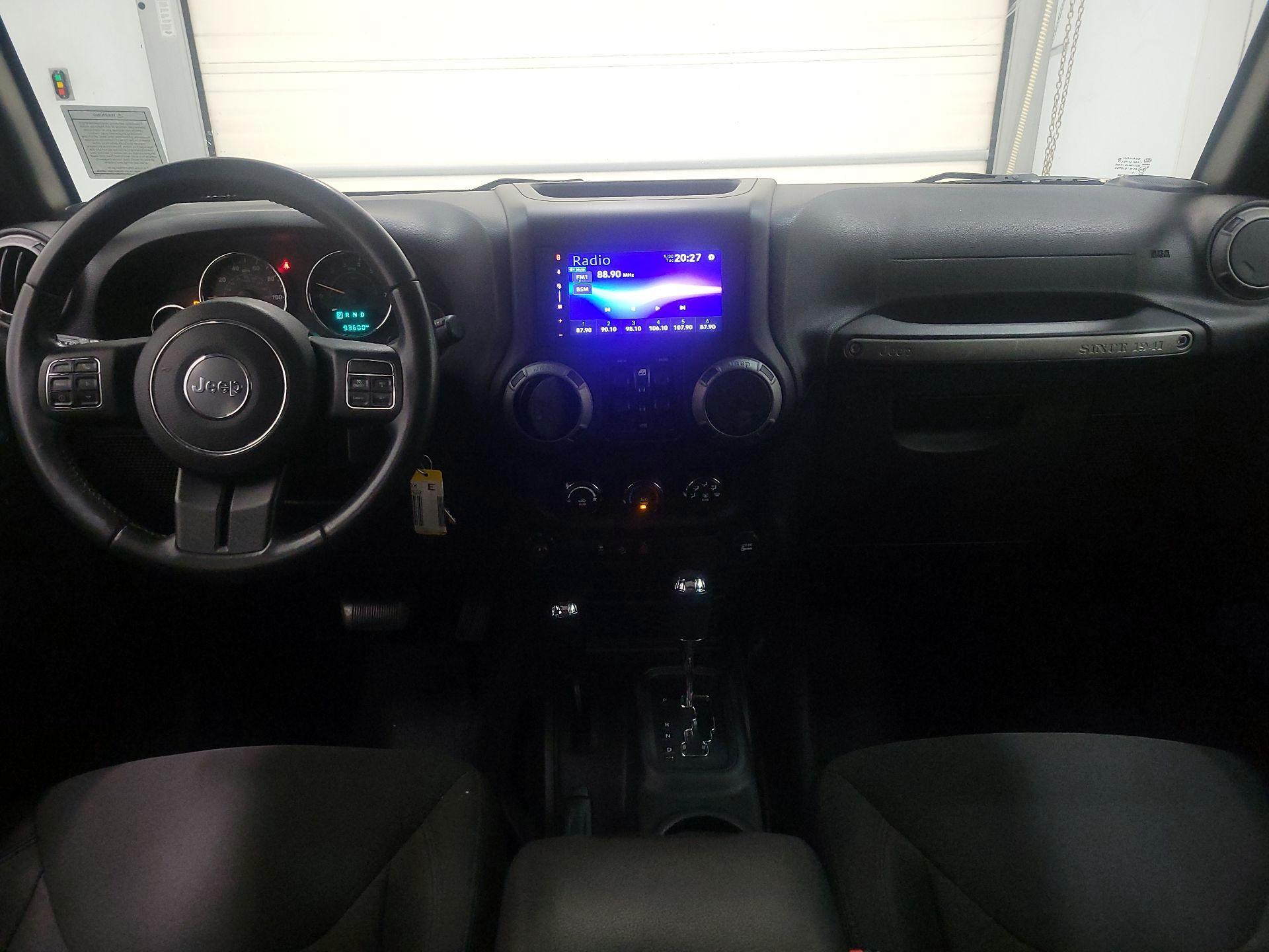 Thumbnail: 2015 Jeep Wrangler - 9
