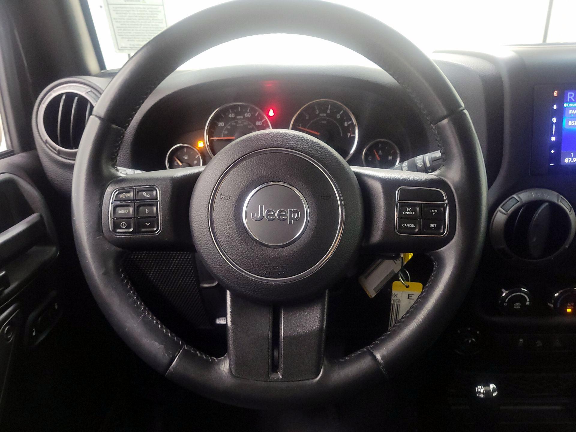 Thumbnail: 2015 Jeep Wrangler - 10