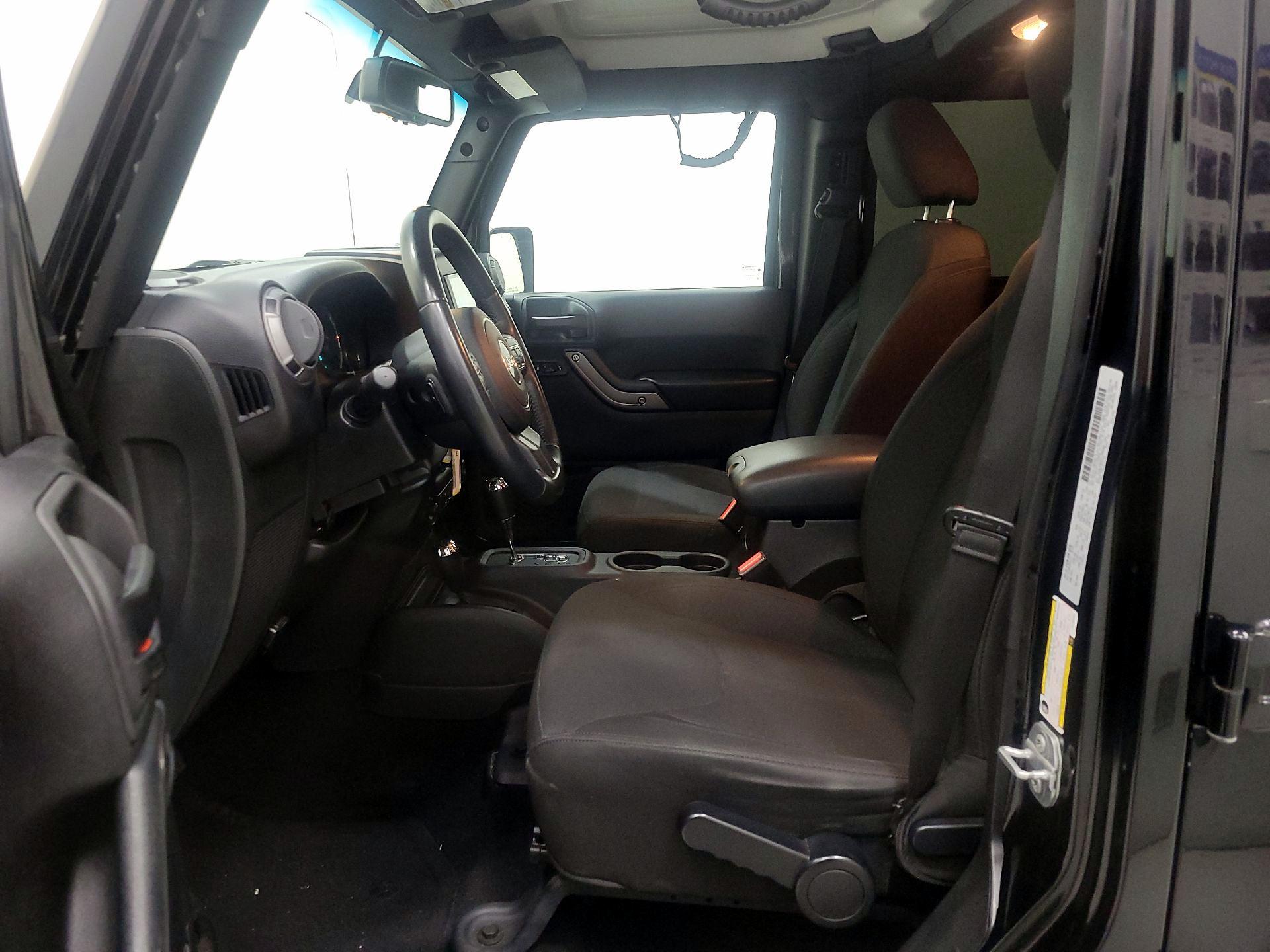 Thumbnail: 2015 Jeep Wrangler - 11