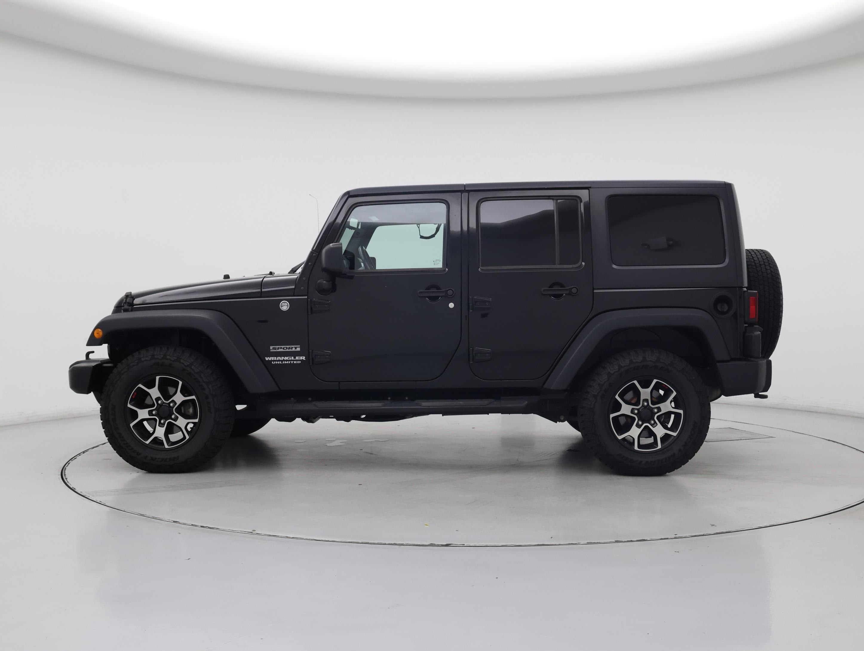 Thumbnail: 2015 Jeep Wrangler - 3