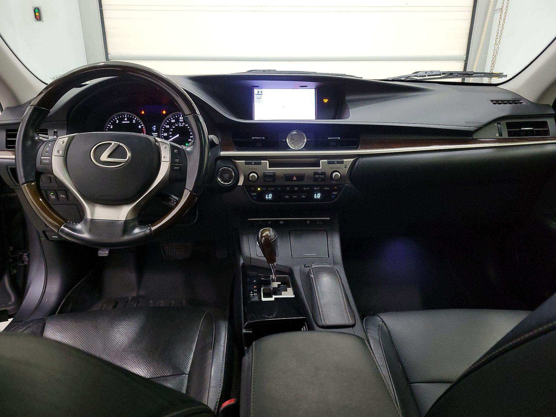 Thumbnail: 2014 Lexus ES - 9