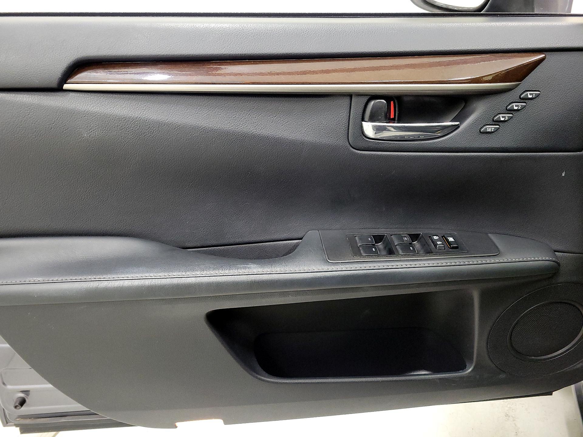 Thumbnail: 2014 Lexus ES - 12