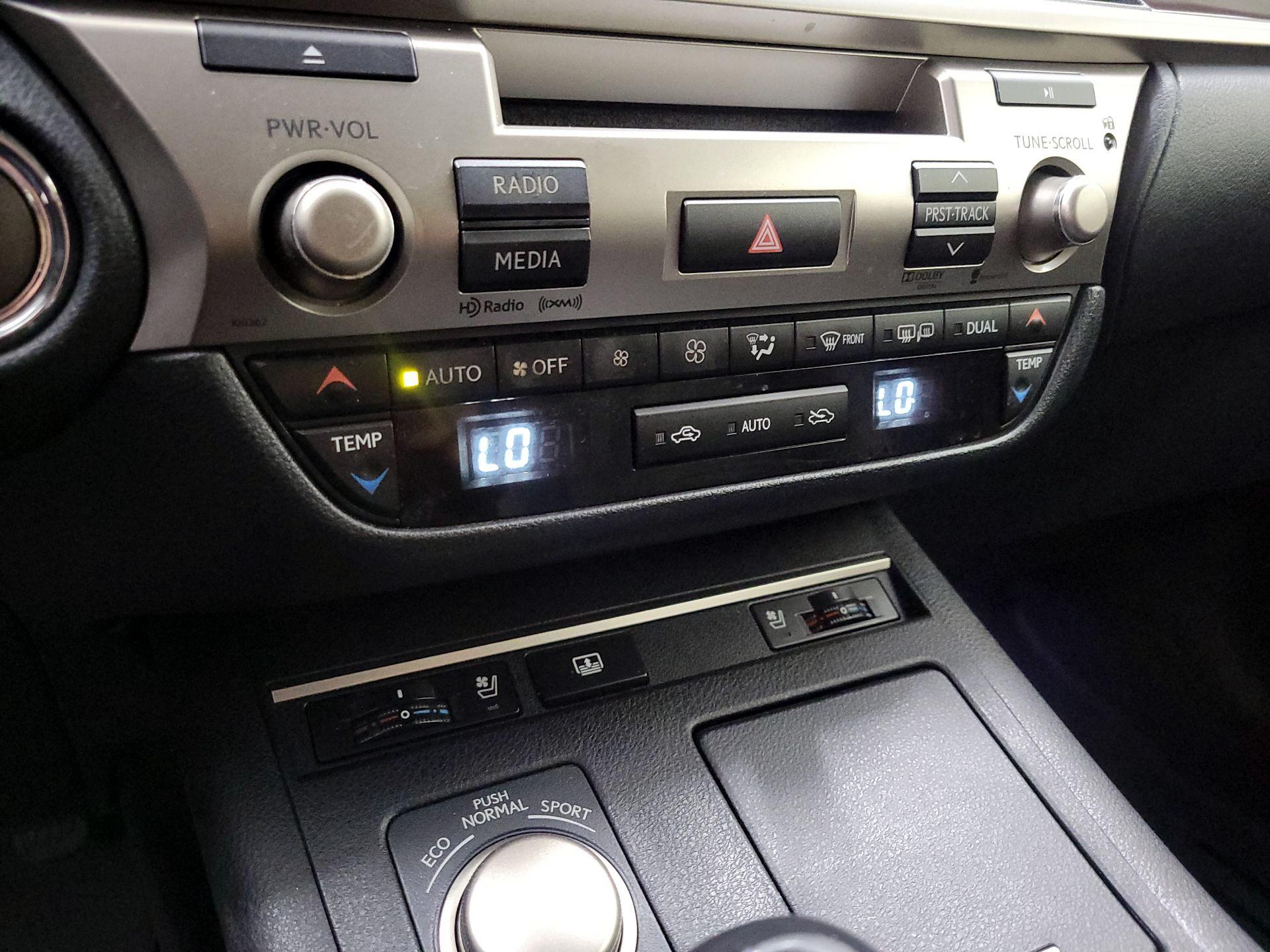 Thumbnail: 2014 Lexus ES - 17