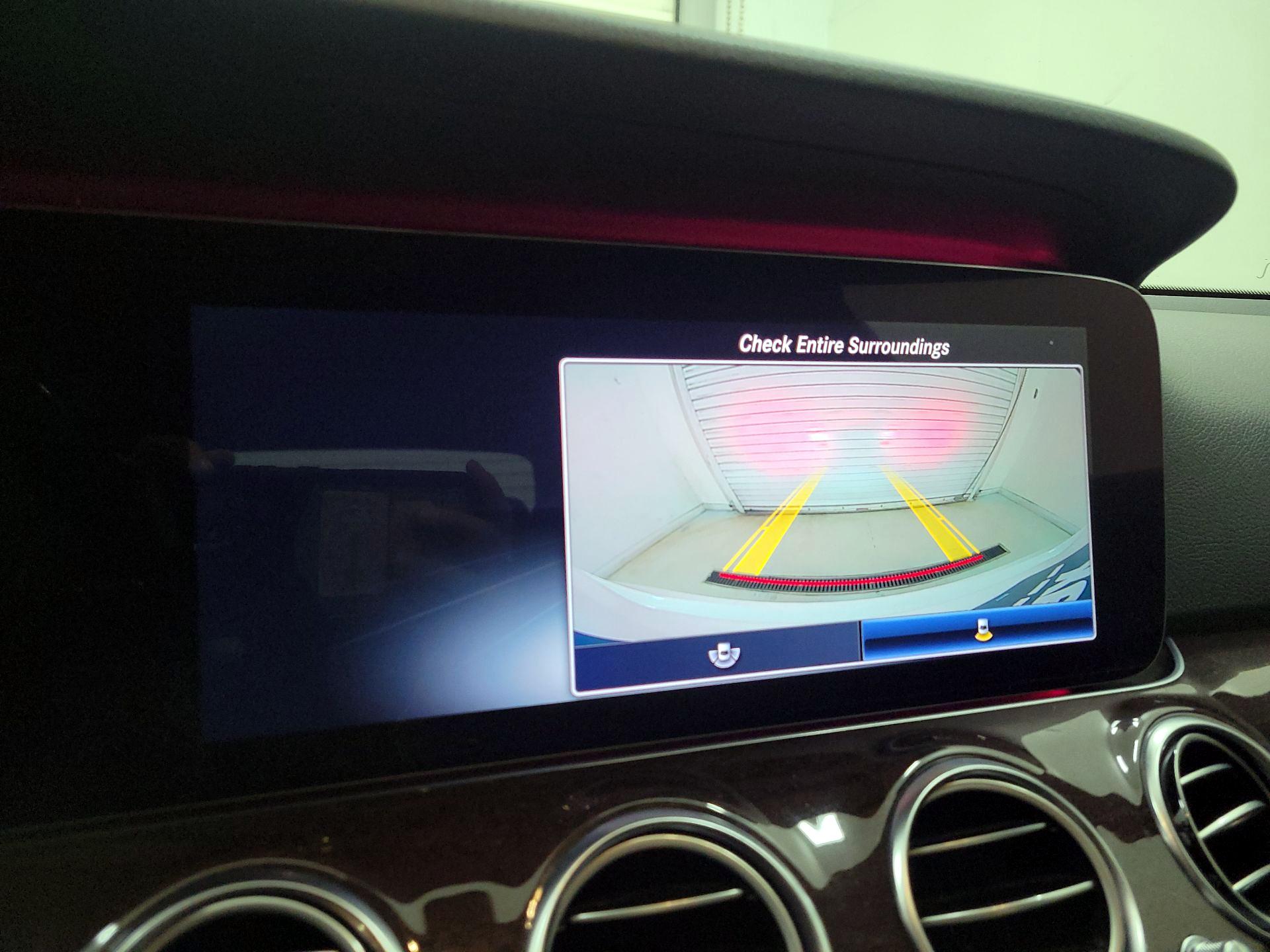 Thumbnail: 2020 Mercedes-Benz E-Class - 14