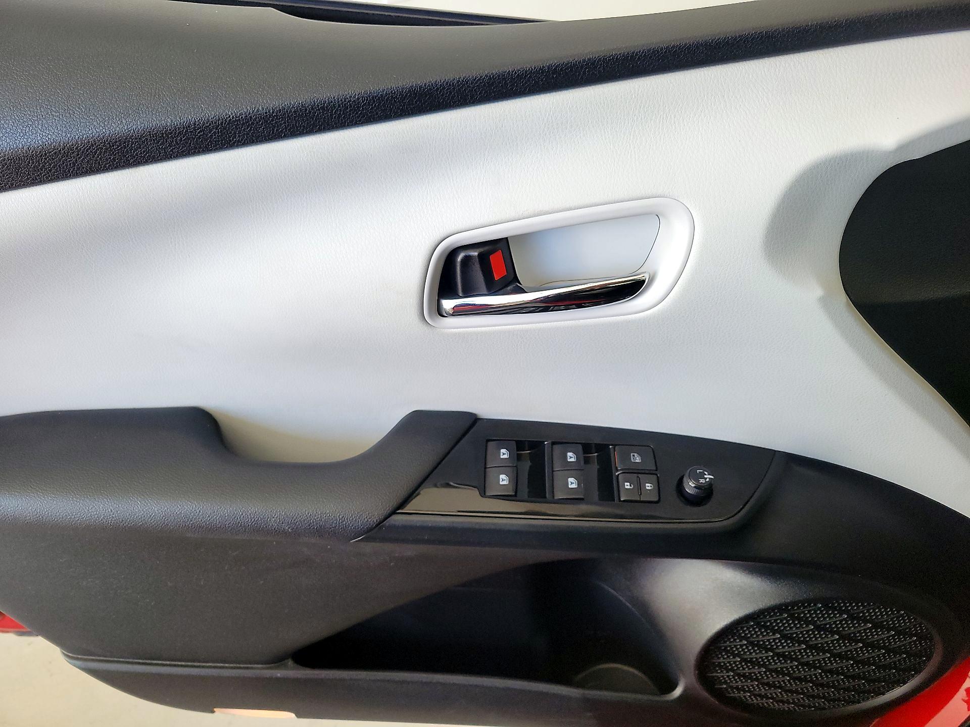 Thumbnail: 2017 Toyota Prius - 12