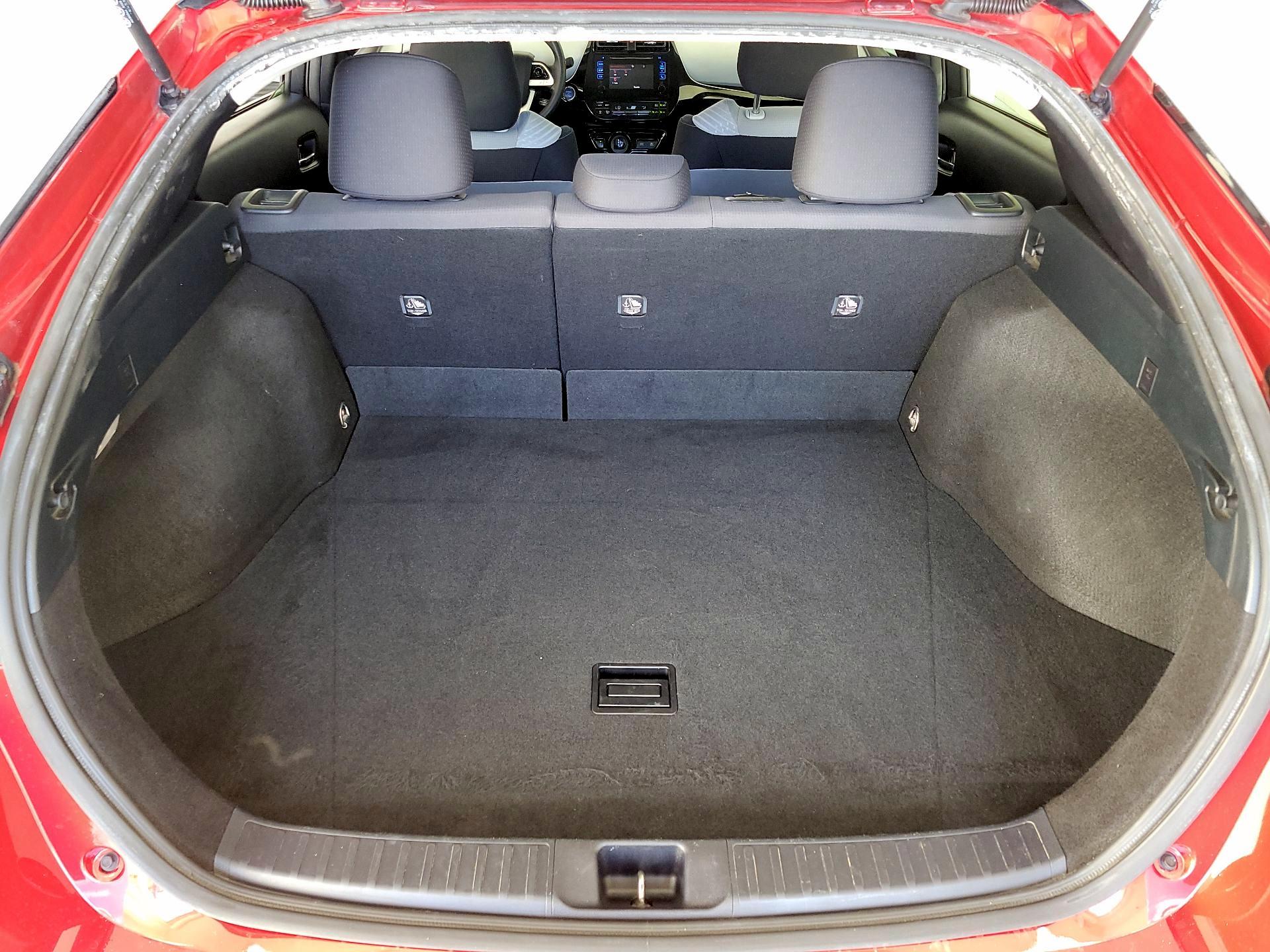 Thumbnail: 2017 Toyota Prius - 18