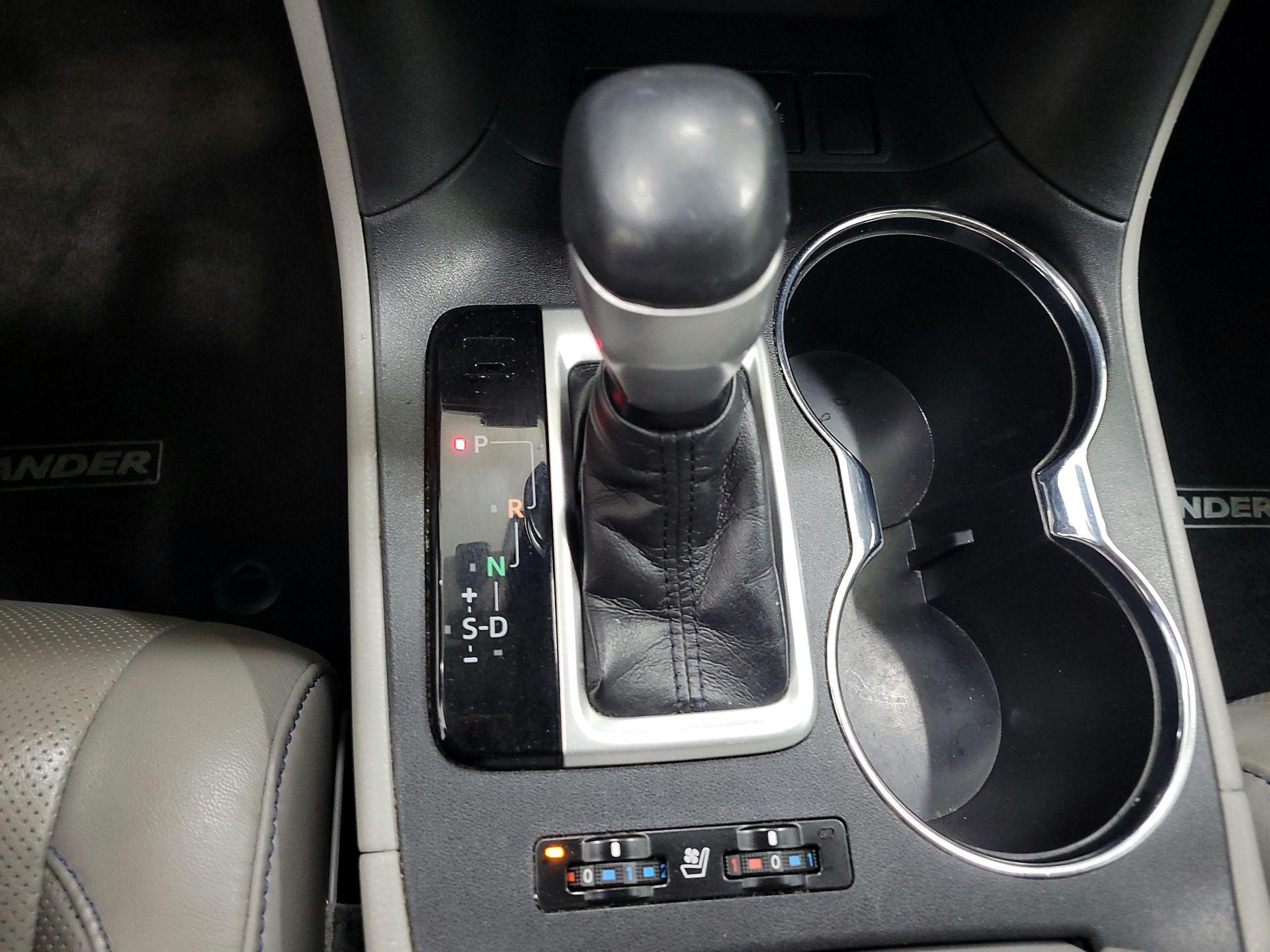 Thumbnail: 2019 Toyota Highlander - 17