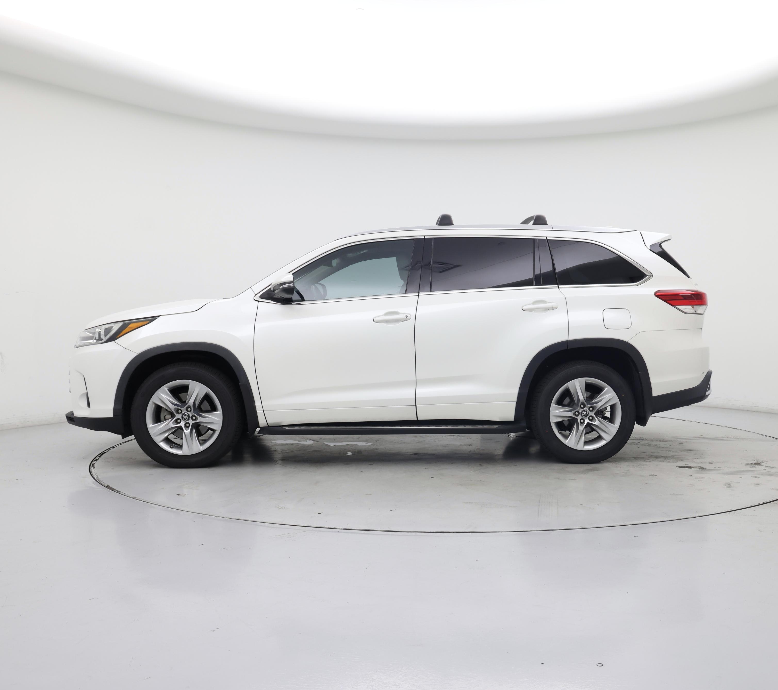 Thumbnail: 2019 Toyota Highlander - 3