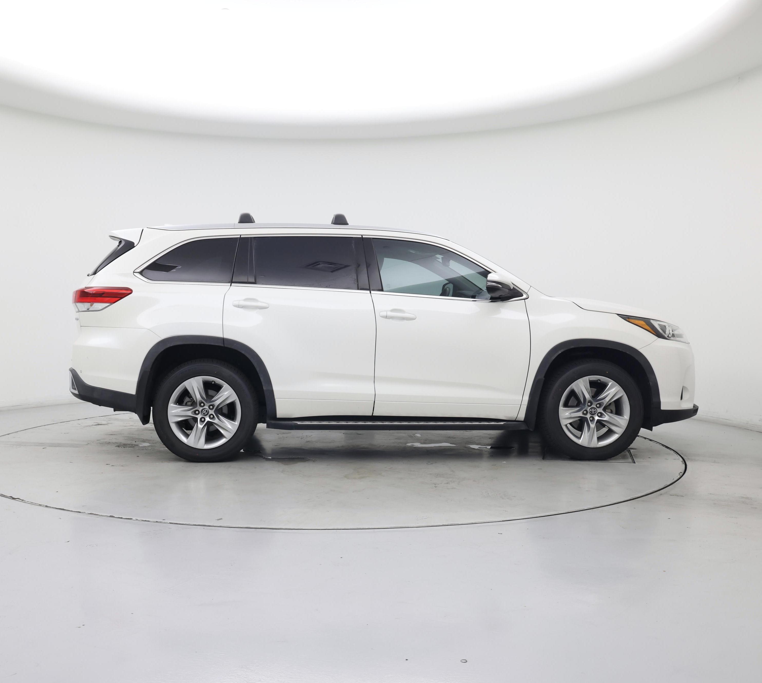 Thumbnail: 2019 Toyota Highlander - 7