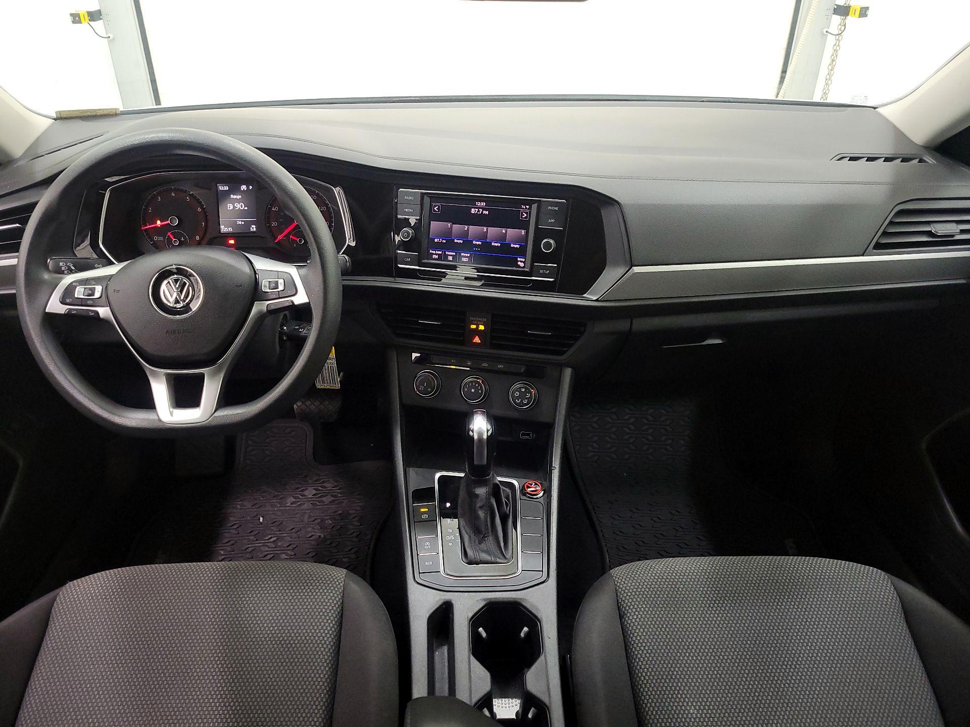 Thumbnail: 2019 Volkswagen Jetta - 9