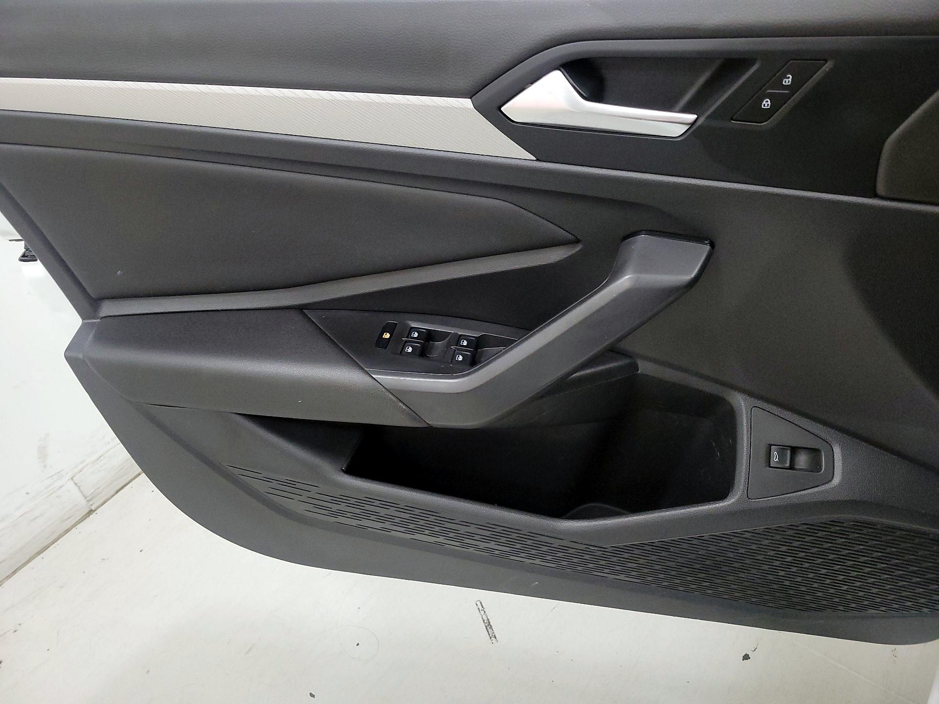 Thumbnail: 2019 Volkswagen Jetta - 12