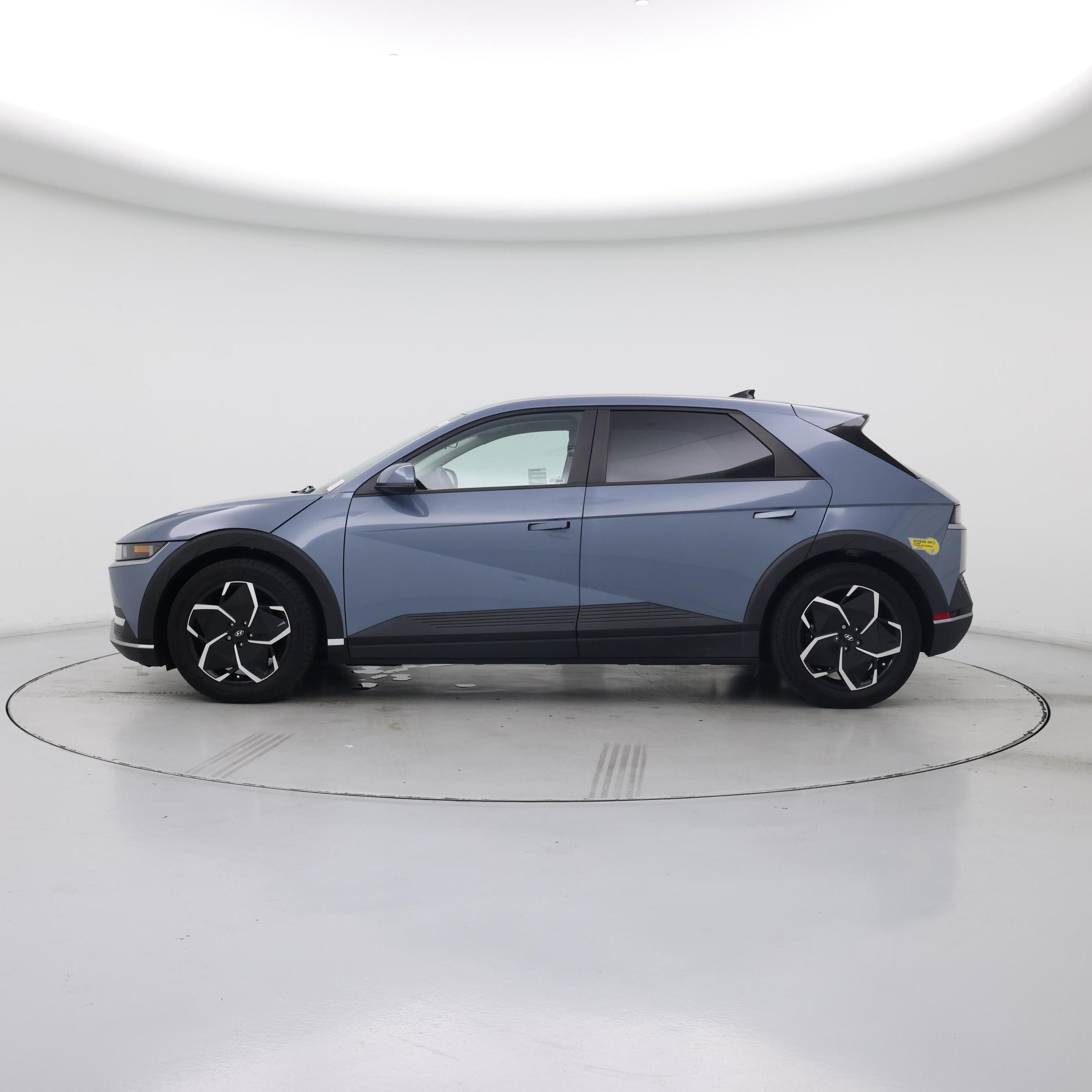 Thumbnail: 2022 Hyundai Ioniq 5 - 3
