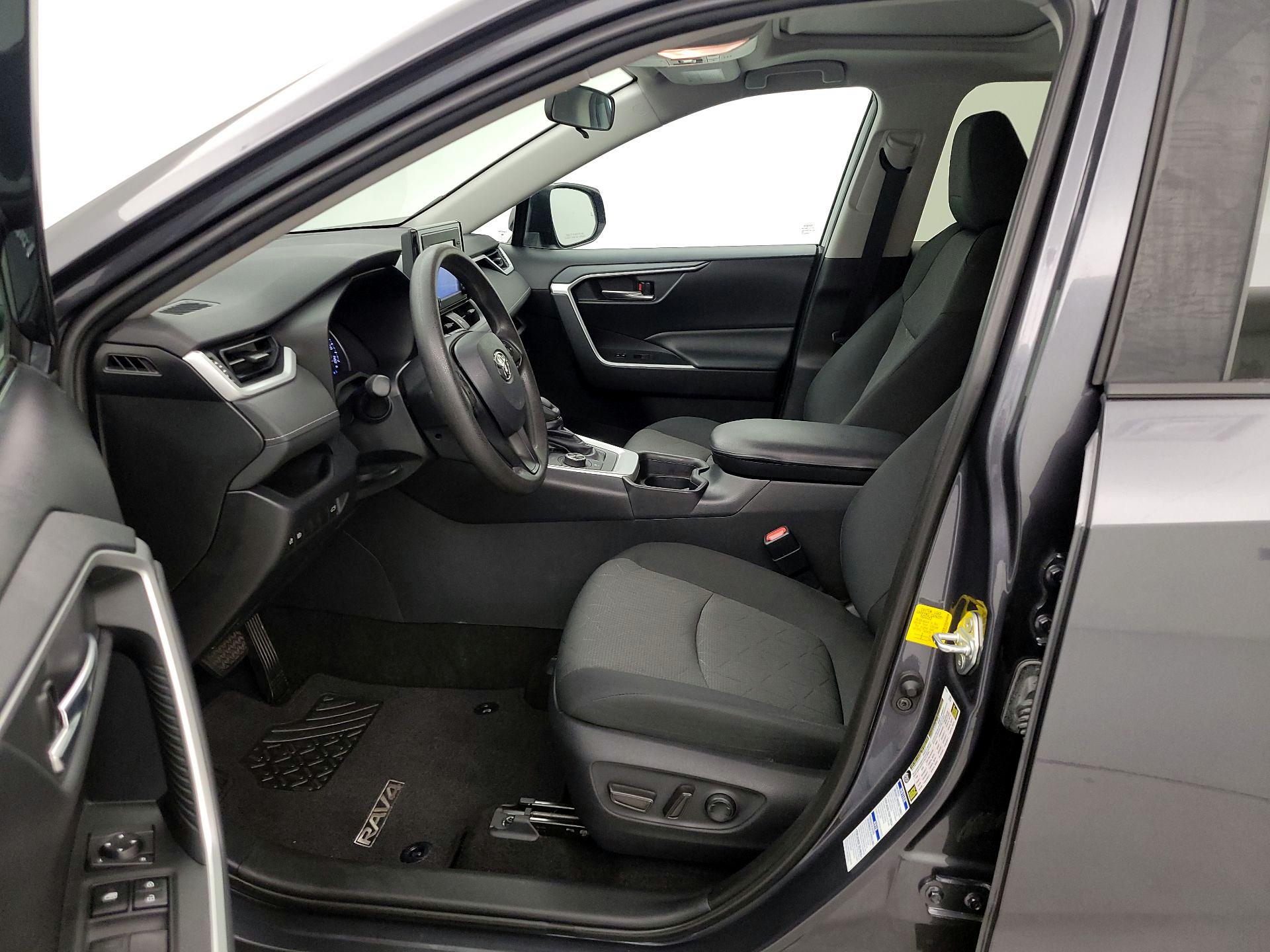 Thumbnail: 2019 Toyota RAV4 - 11