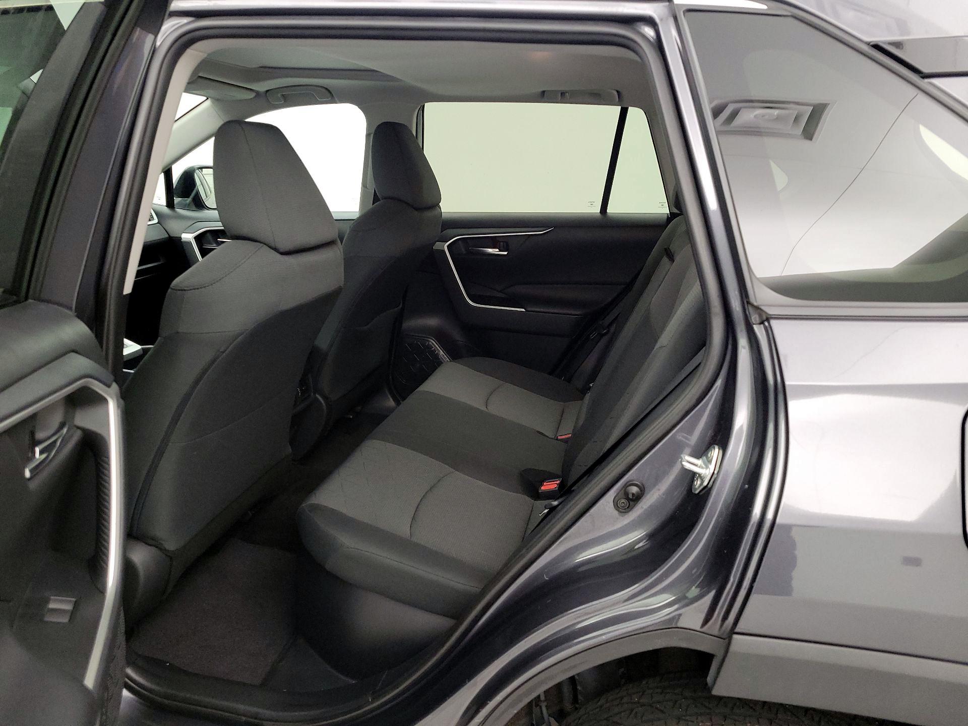 Thumbnail: 2019 Toyota RAV4 - 19