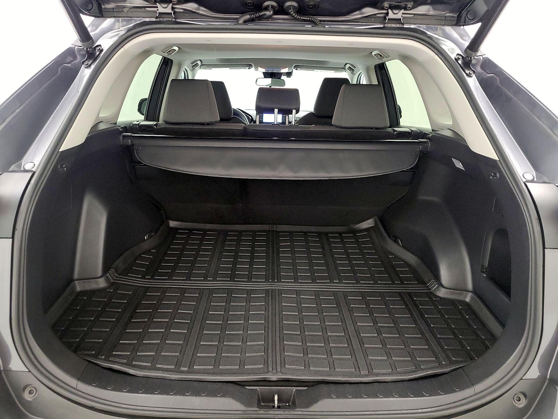 Thumbnail: 2019 Toyota RAV4 - 20